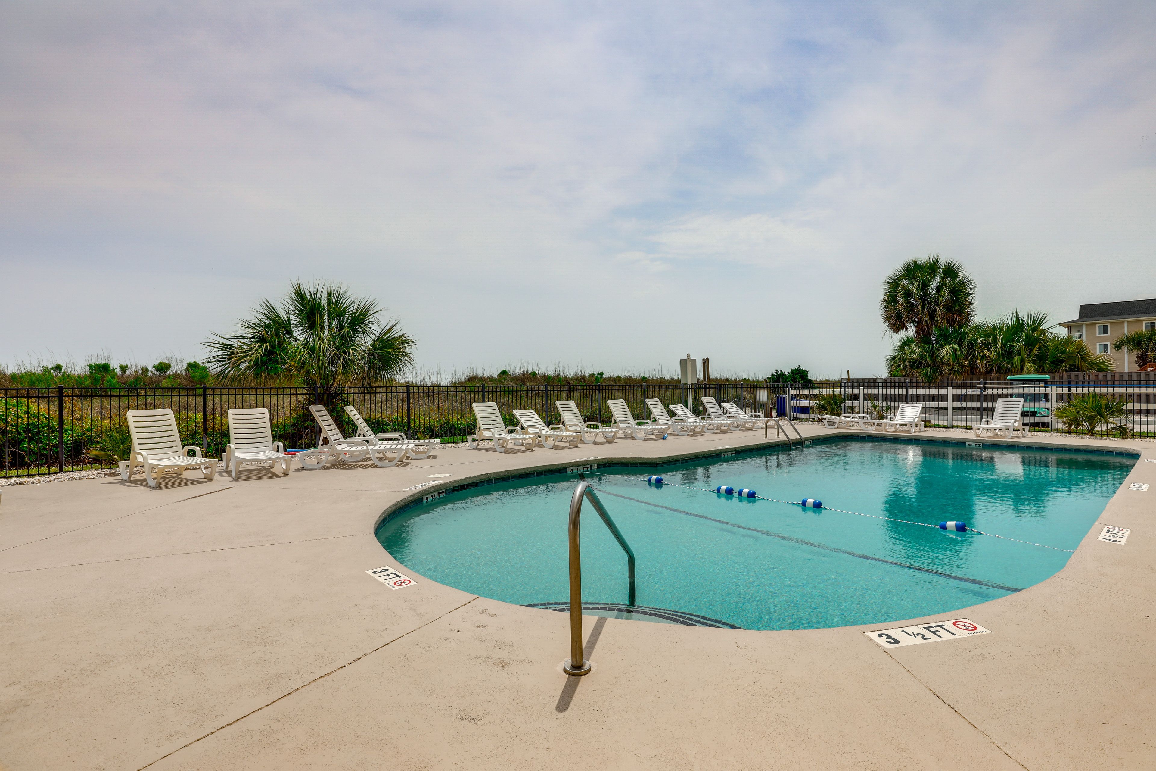 Ocean Pier IV Community | Community Pool