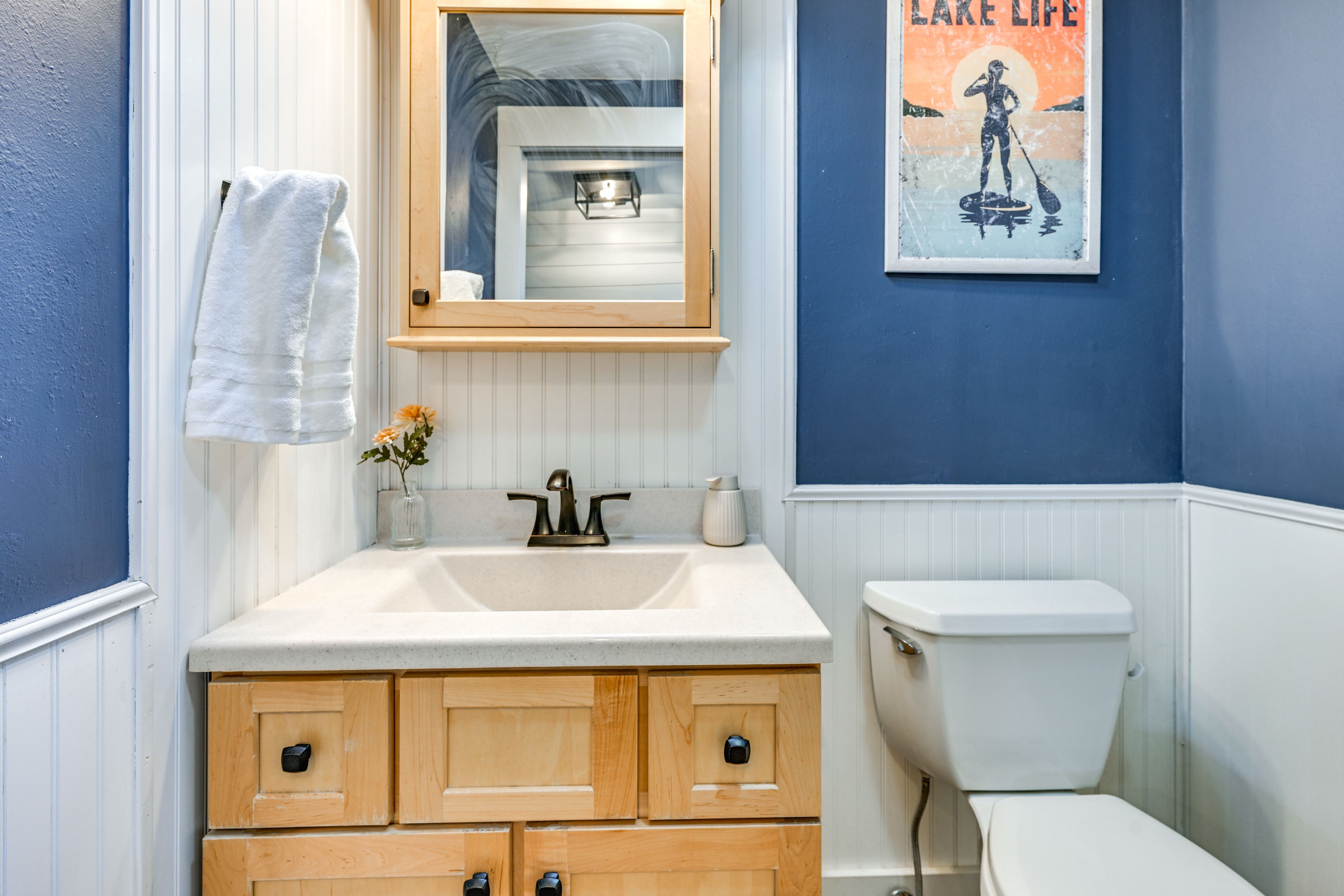 Half Bathroom | Main Level | Towels Provided