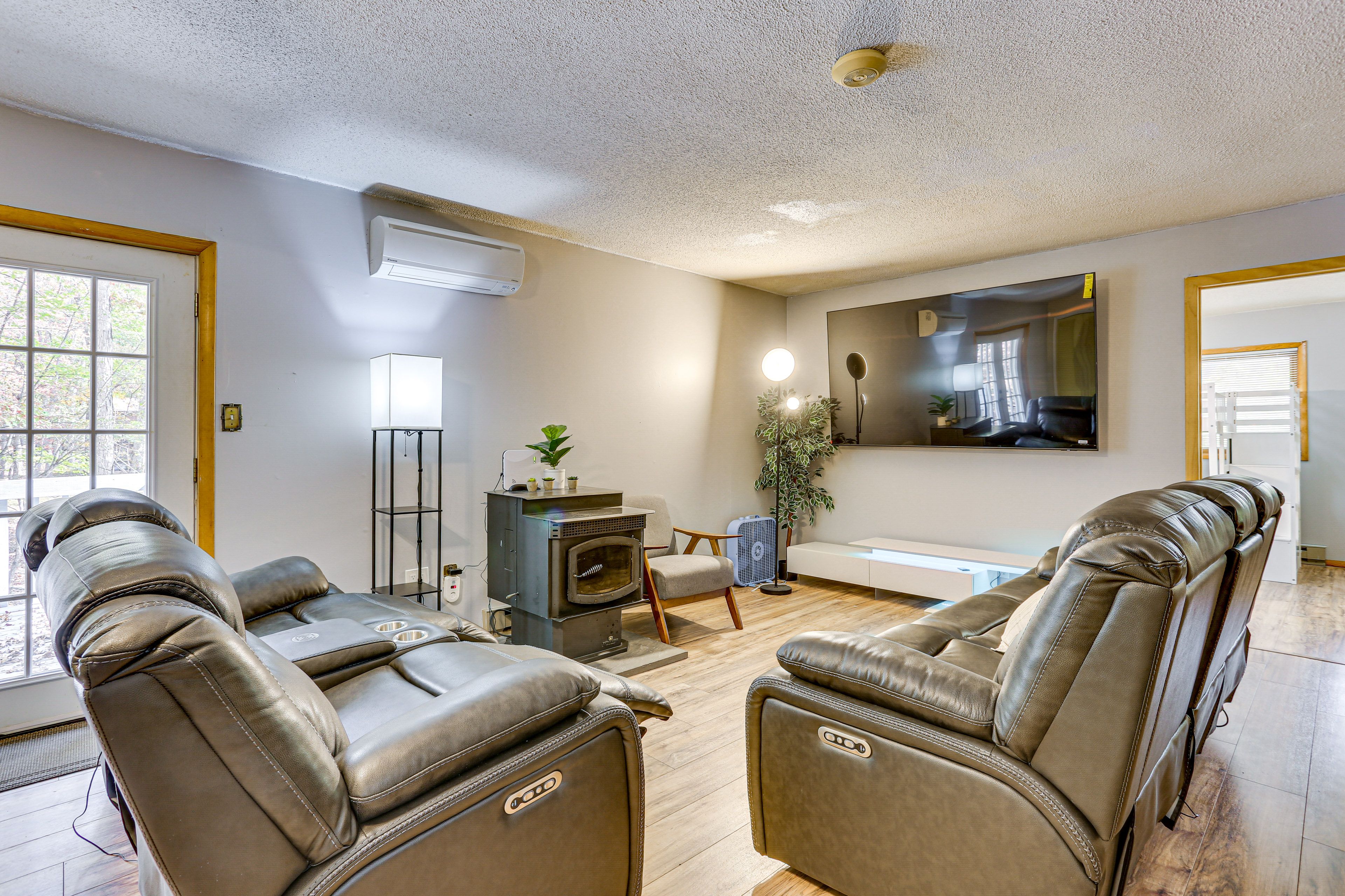 Living Room | Smart TV | Basement Level