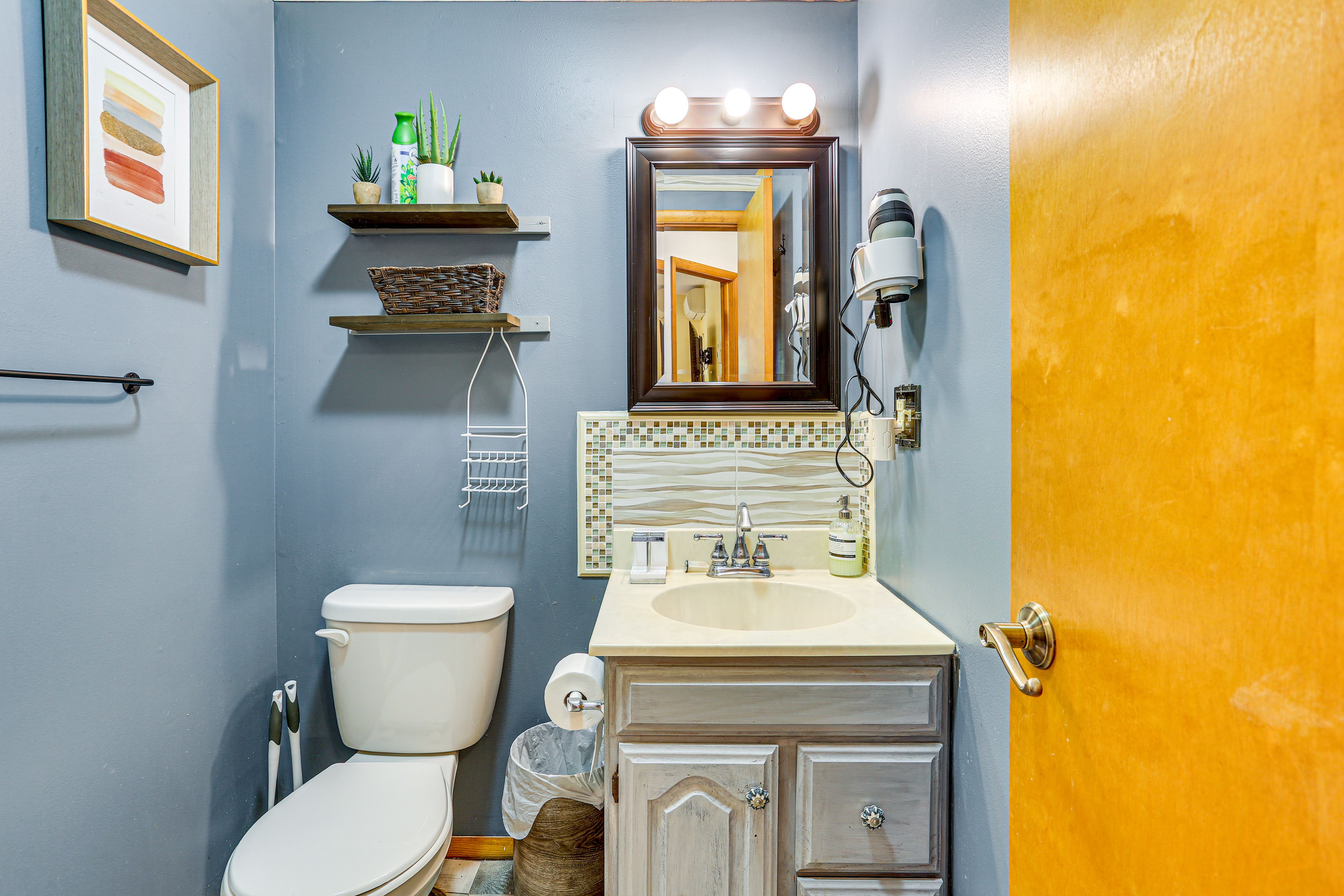 Bathroom | 1st Floor