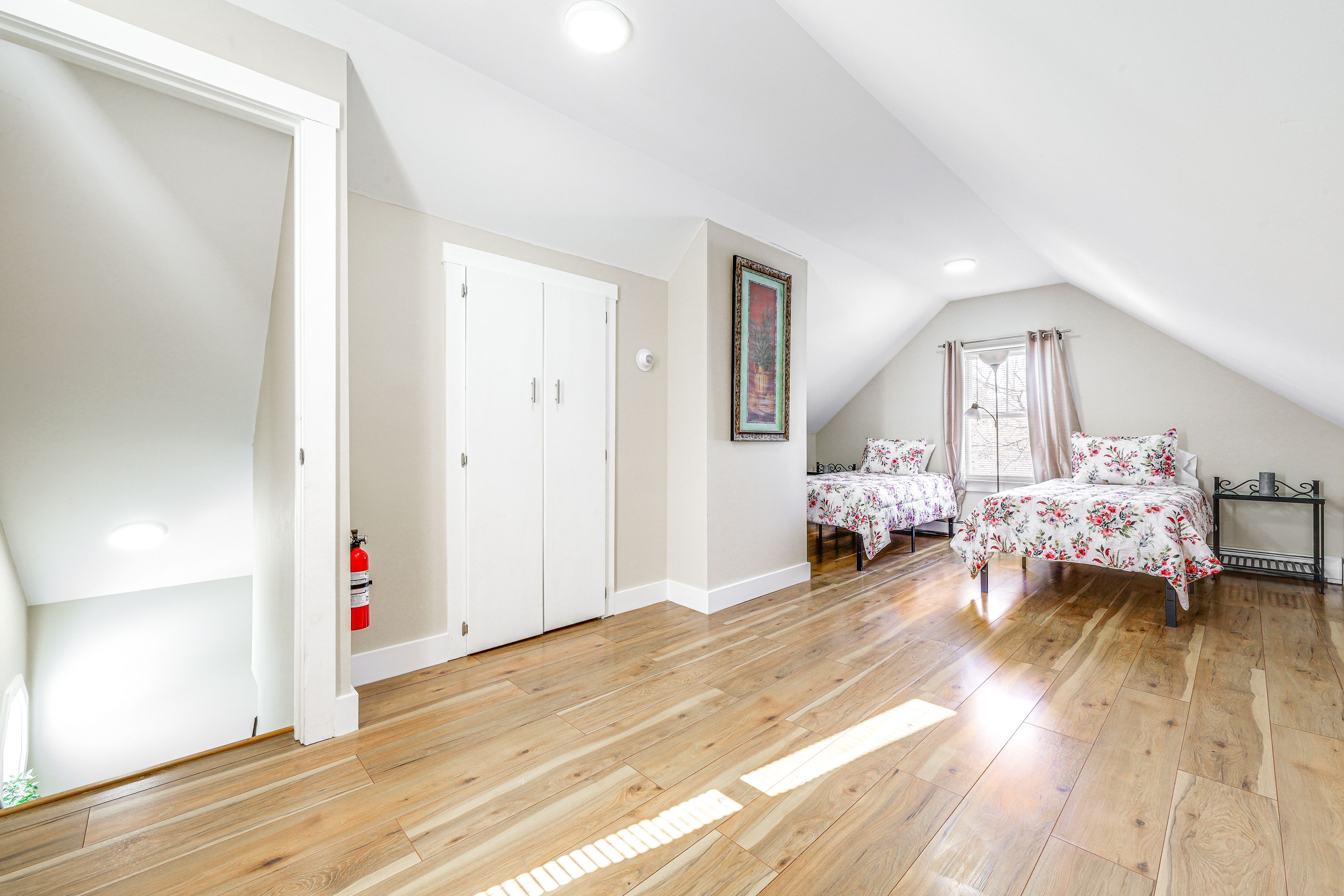 Bedroom 3 | 2 Twin Beds | 3rd Floor