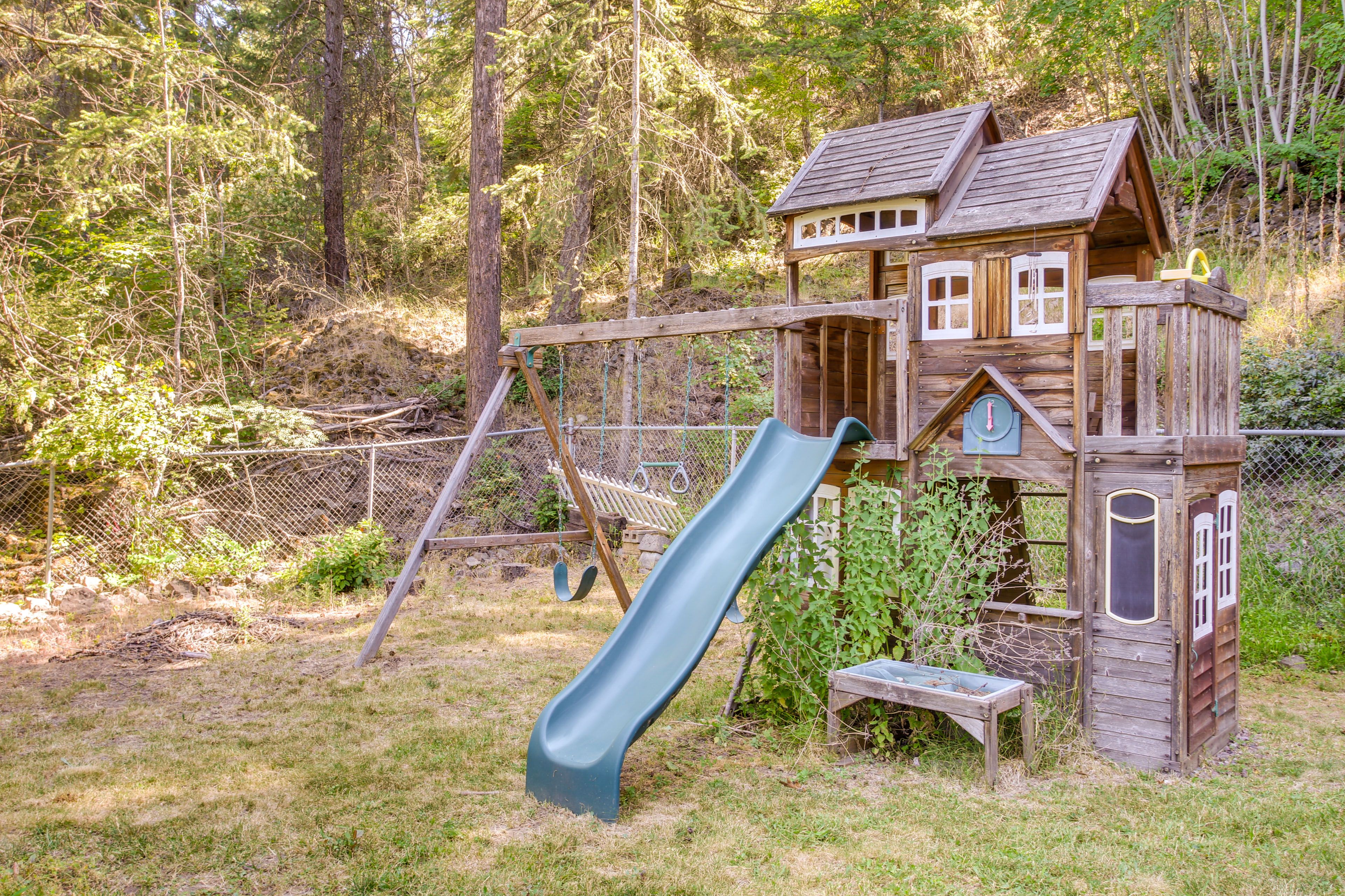Yard | Playset | Chiminea
