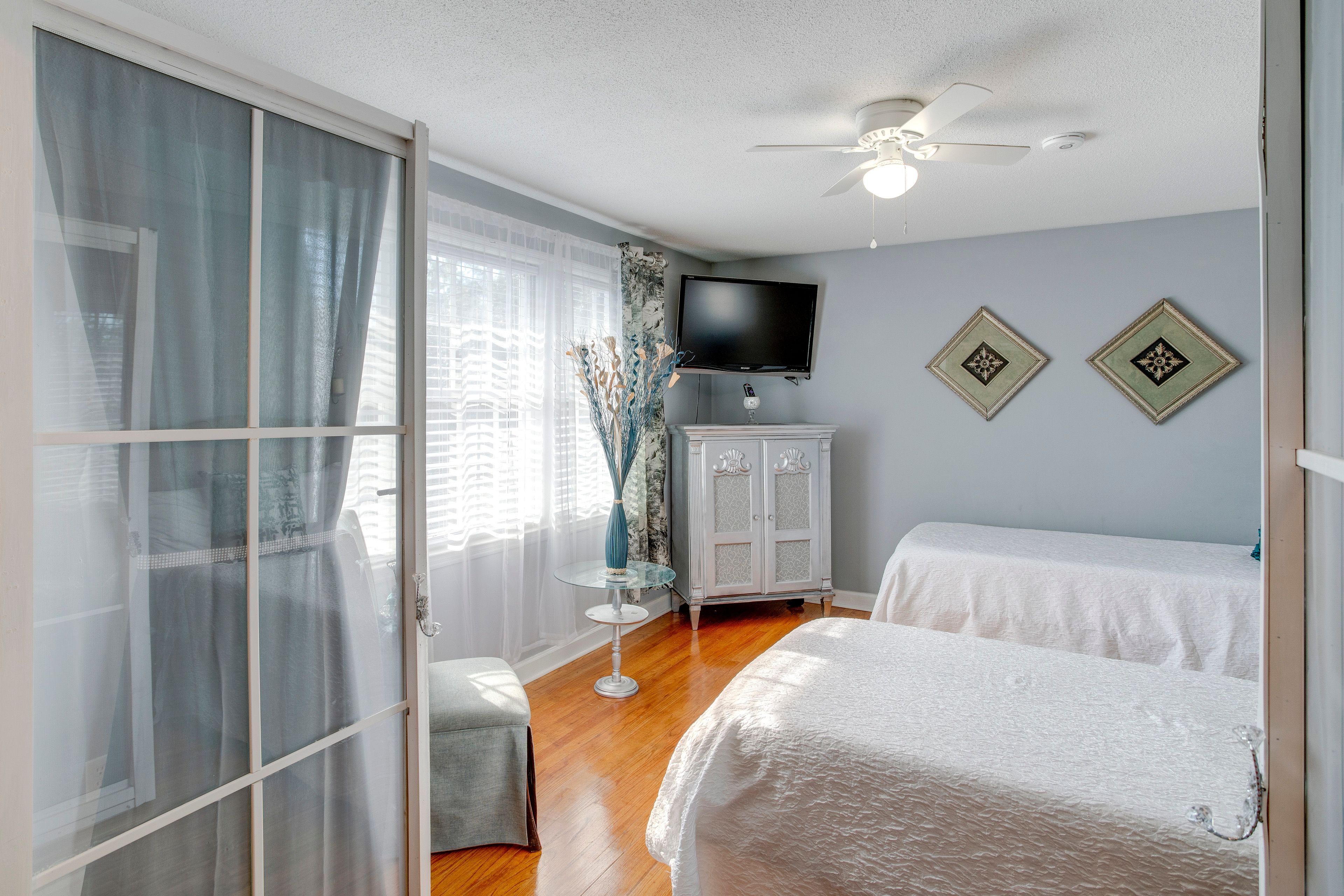 Bedroom 4 | 2 Twin Beds | 1st Floor