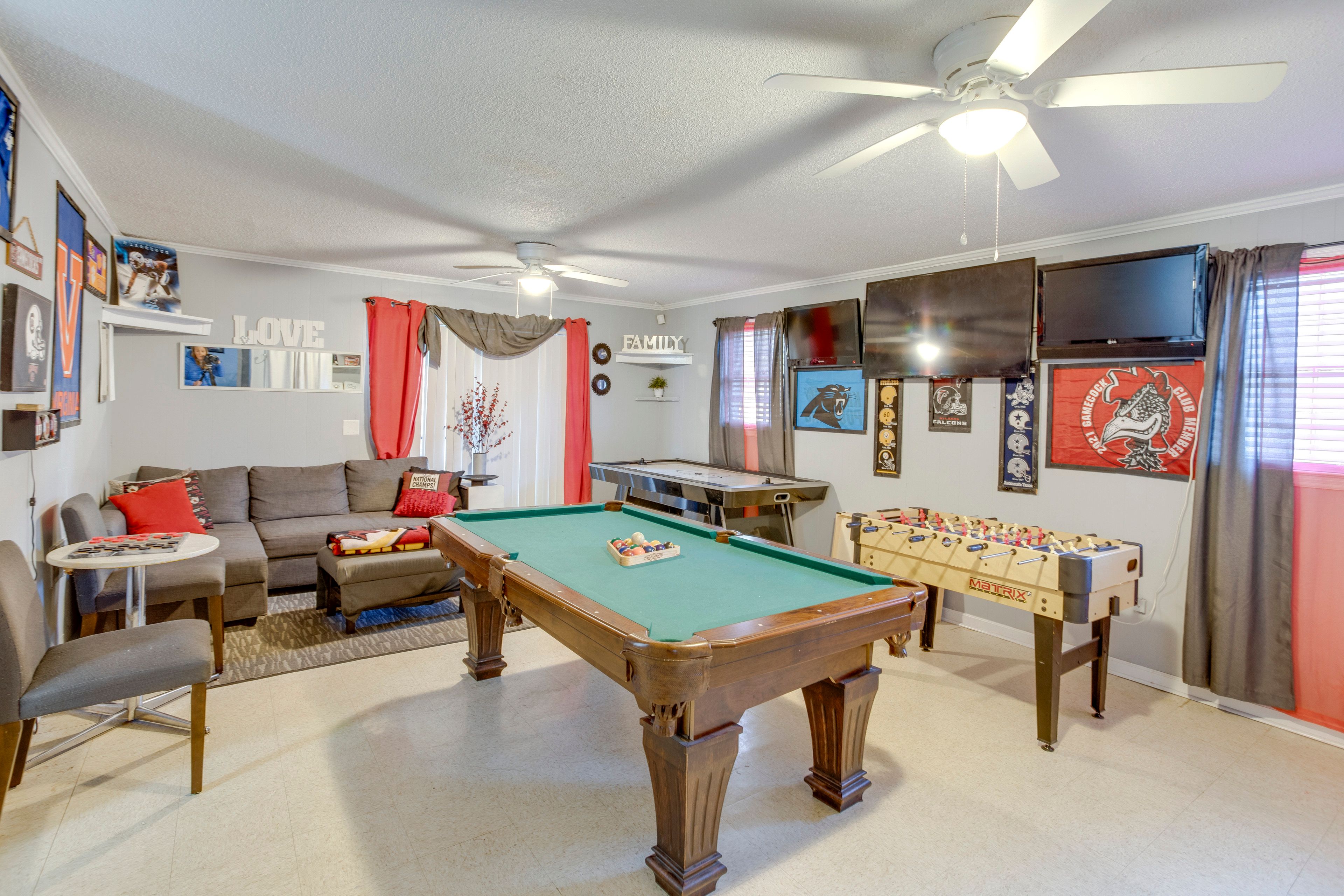 Game Room | Full Sleeper Sofa | Basement | Smart TVs