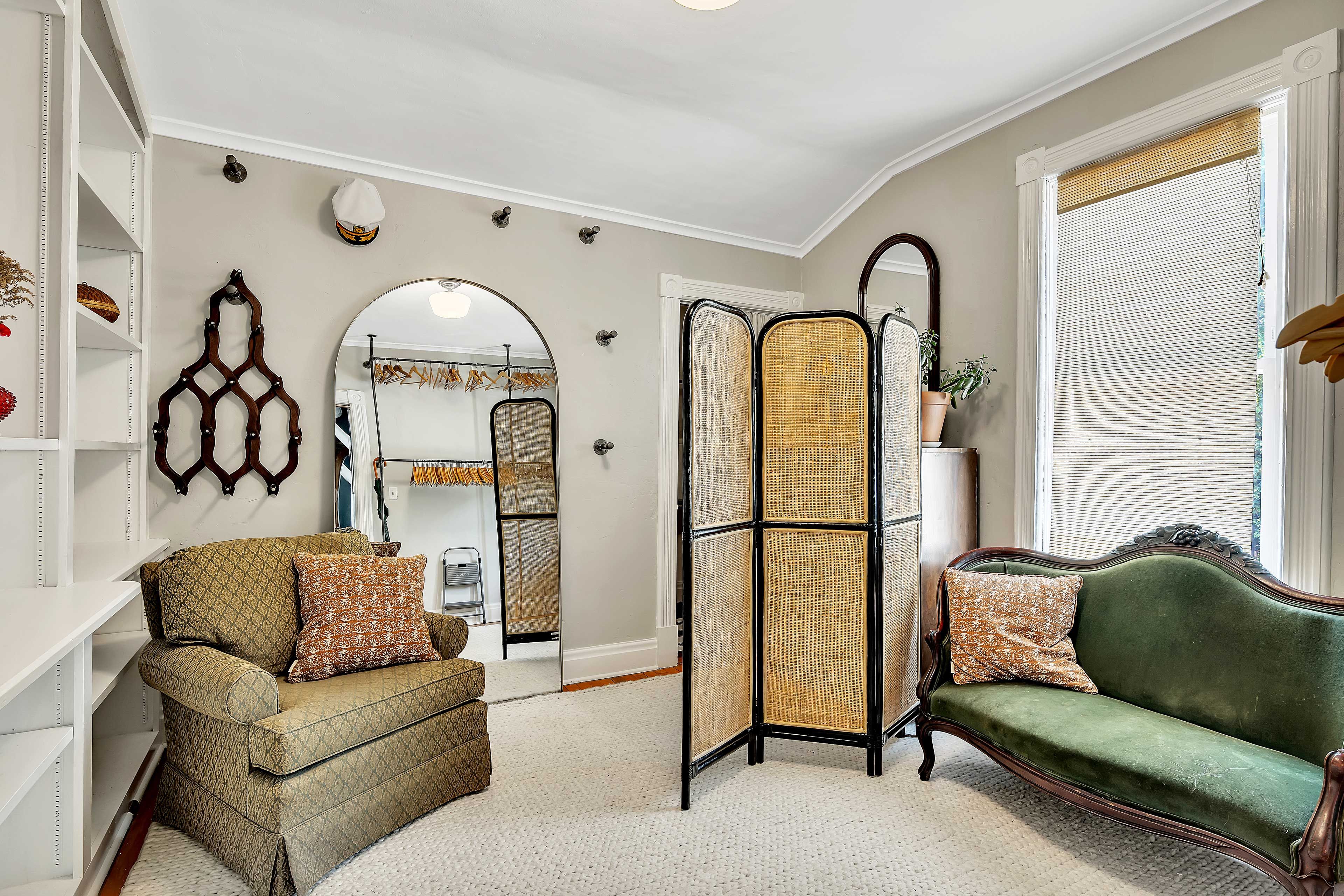 Sitting Room | 2nd Floor