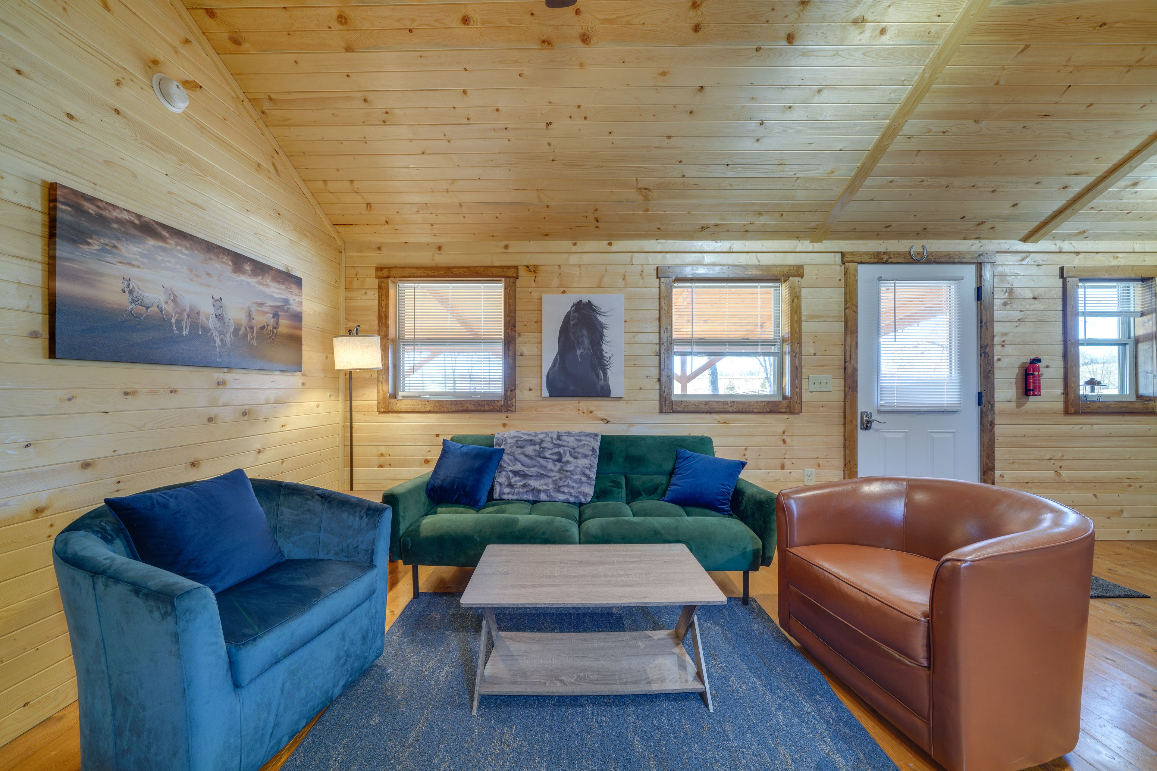 Living Room | Single-Story Cabin | Free WiFi