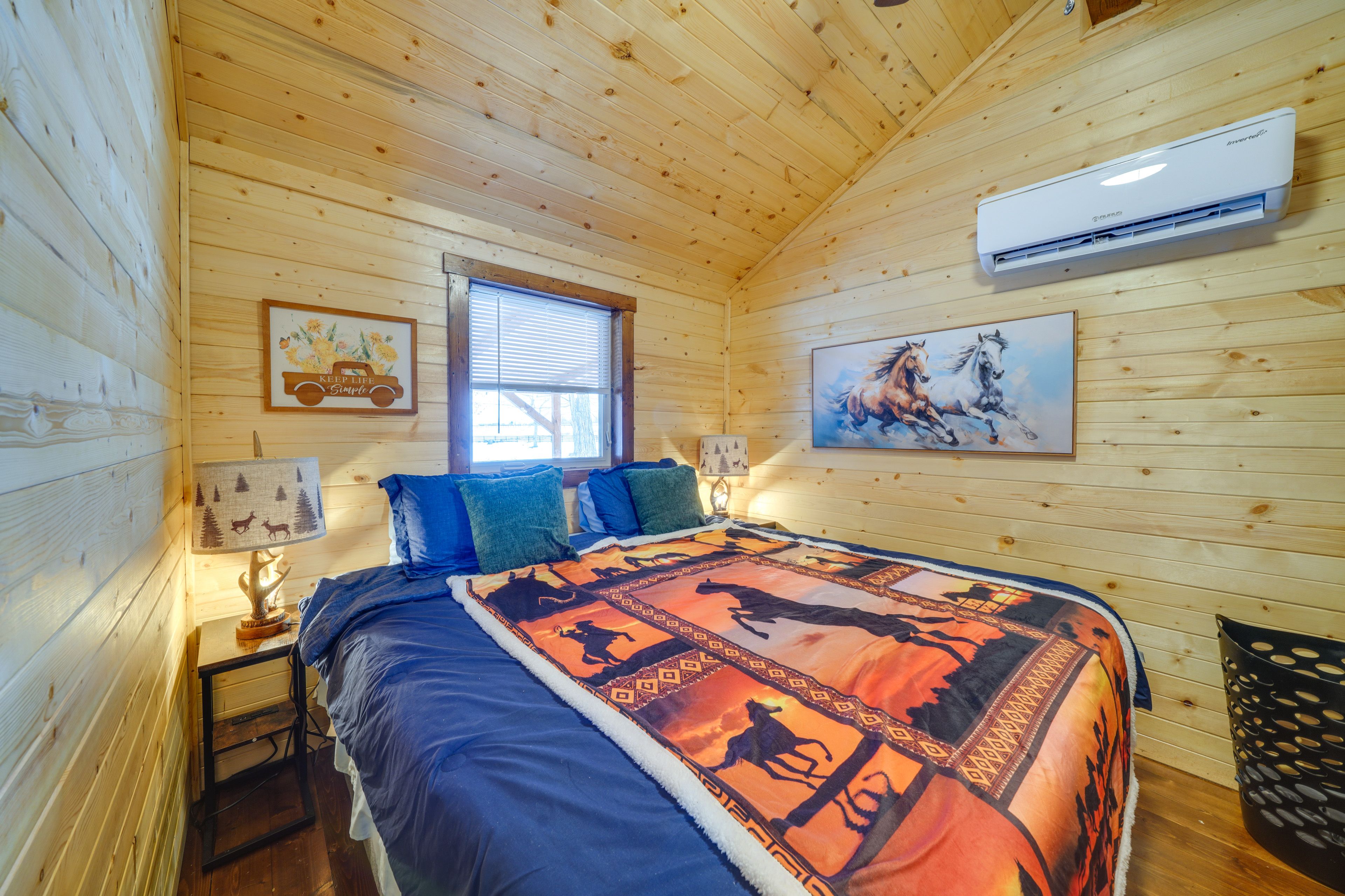 Bedroom 1 | King Bed