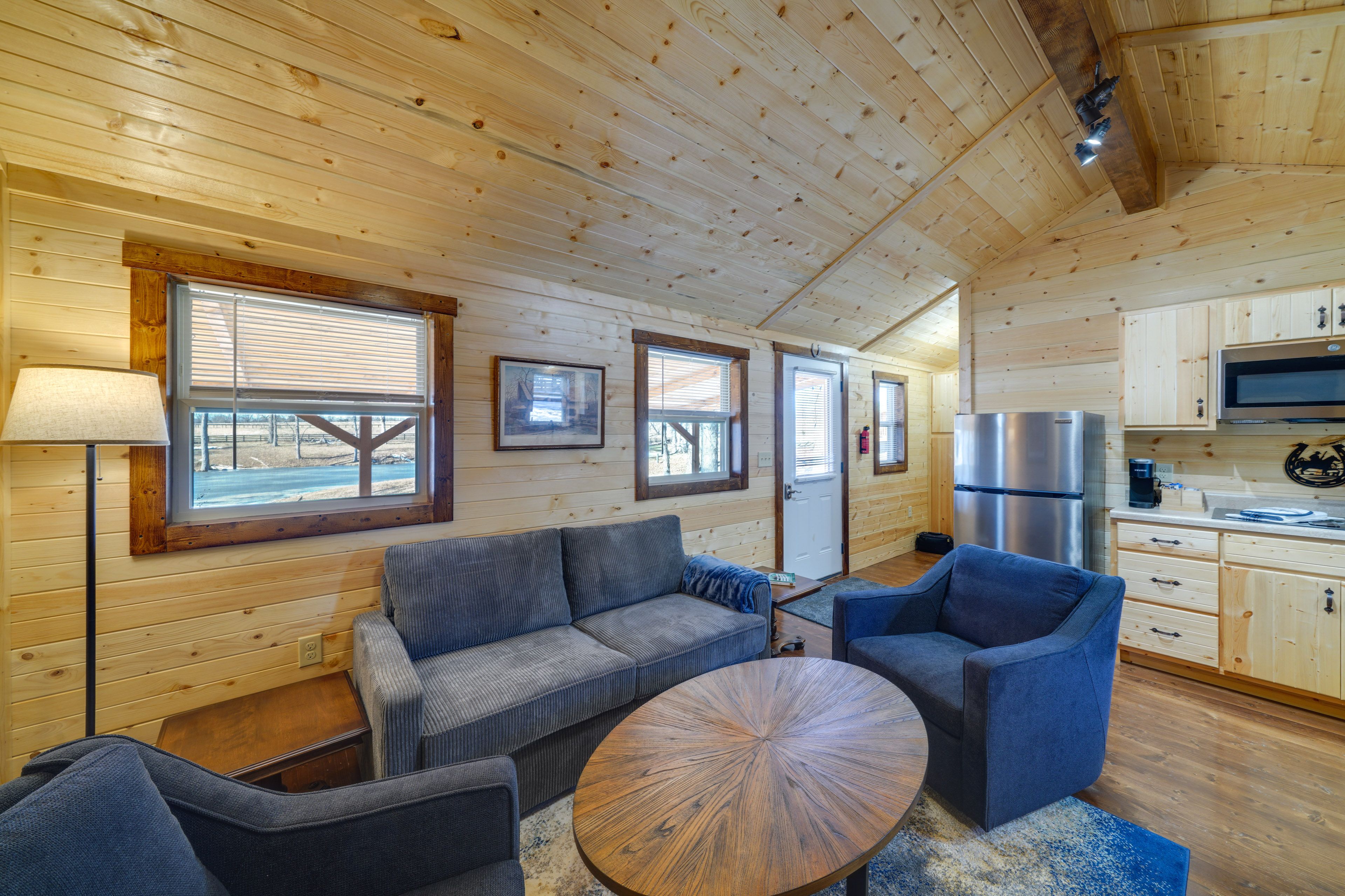 Living Room | Full Sleeper Sofa | Smart TV | Single-Story Cabin