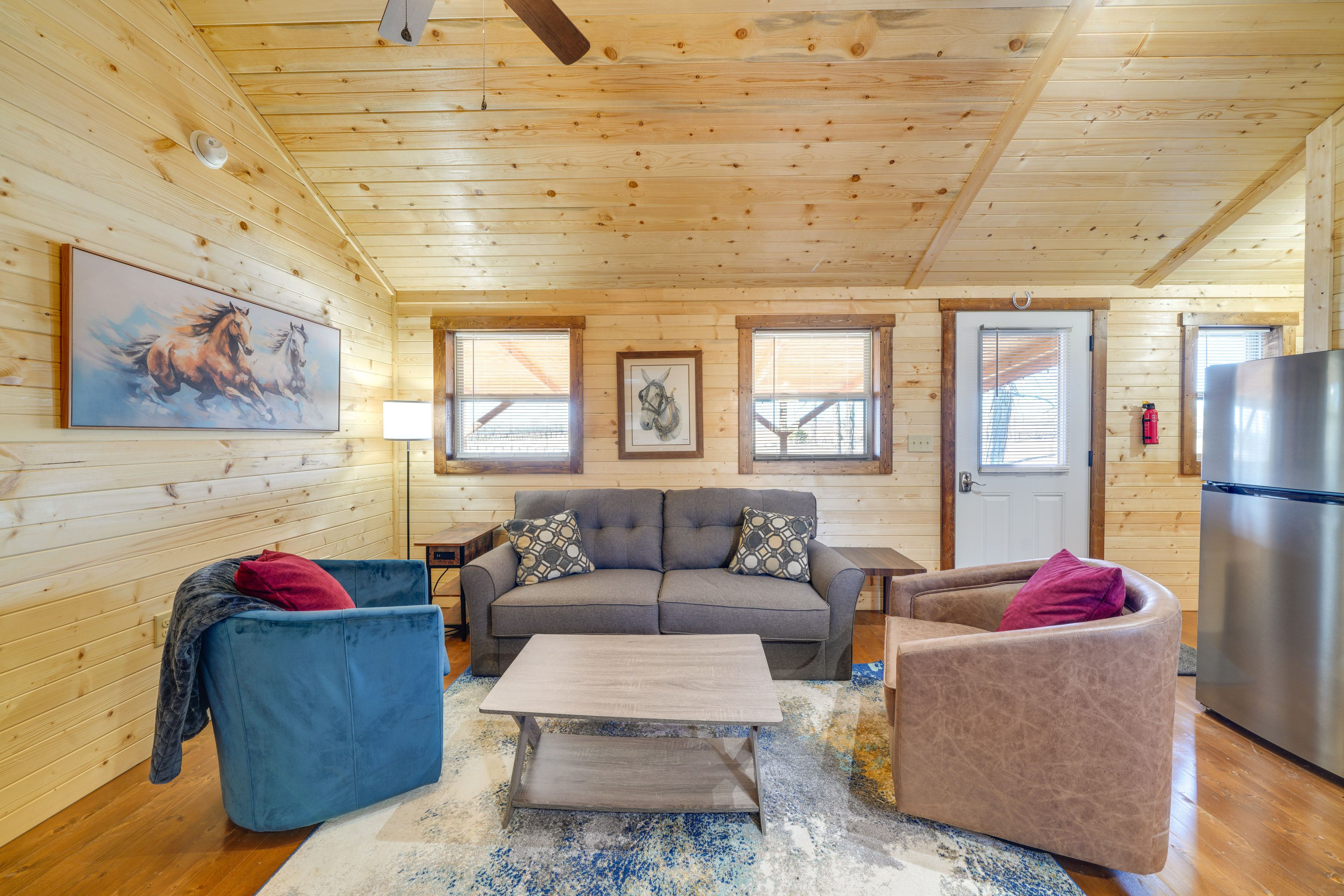 La Grange Vacation Rental | 1BR | 1BA | Steps Required | 472 Sq Ft
