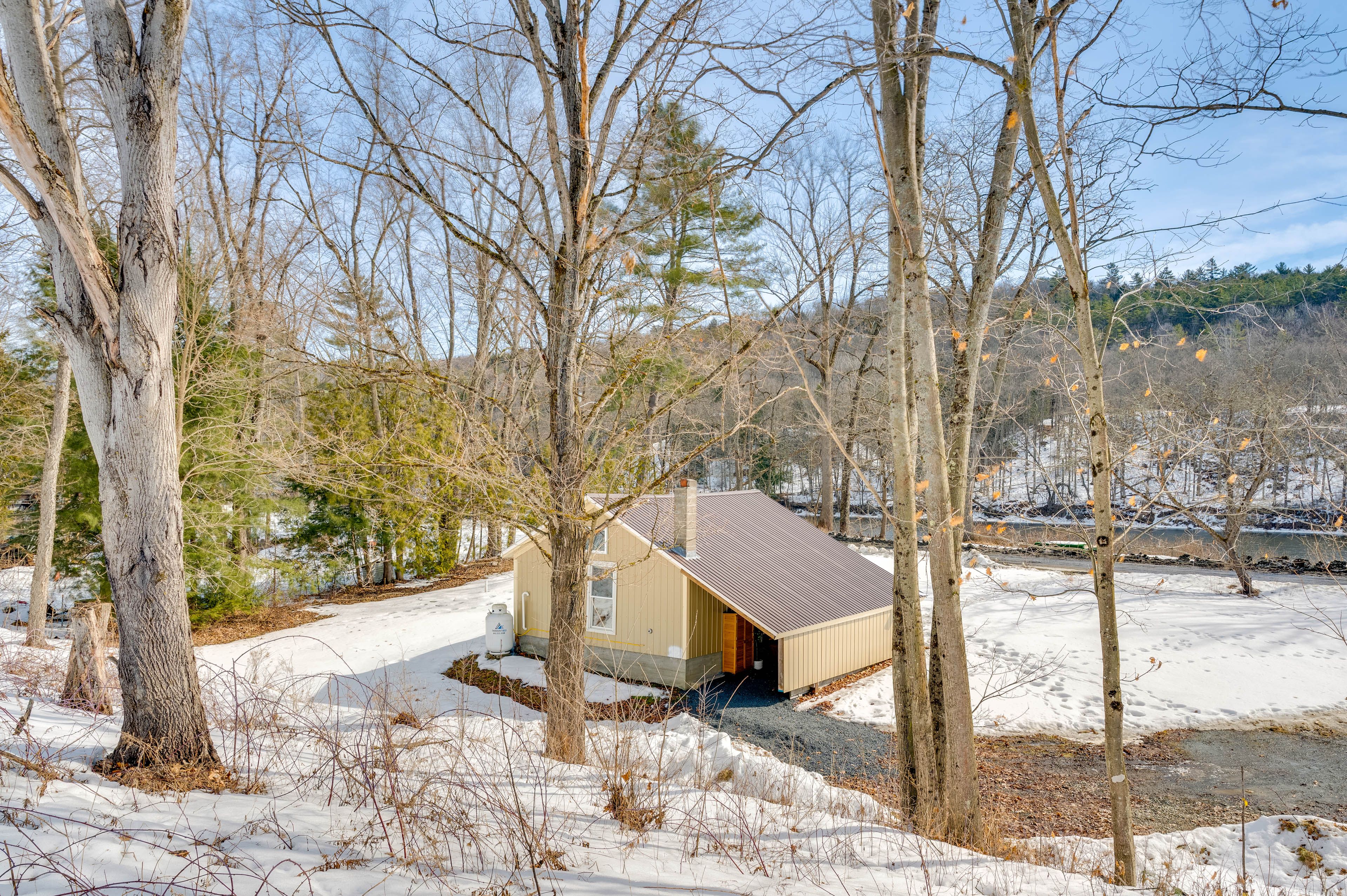Parking | Driveway (4 Vehicles) | No Street Parking in Winter