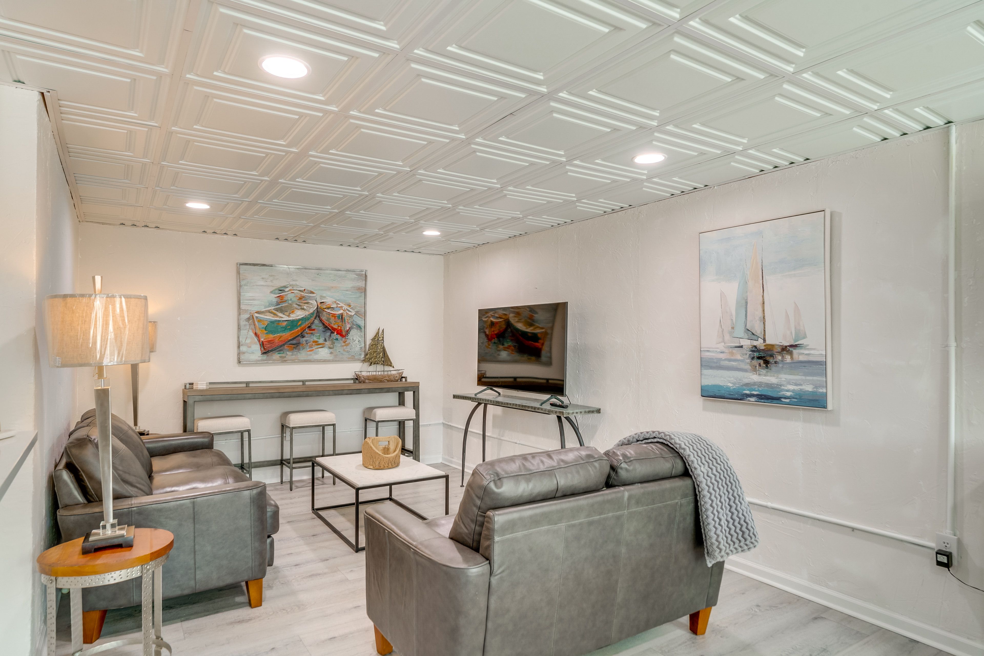 Living Room | Flat-Screen TV