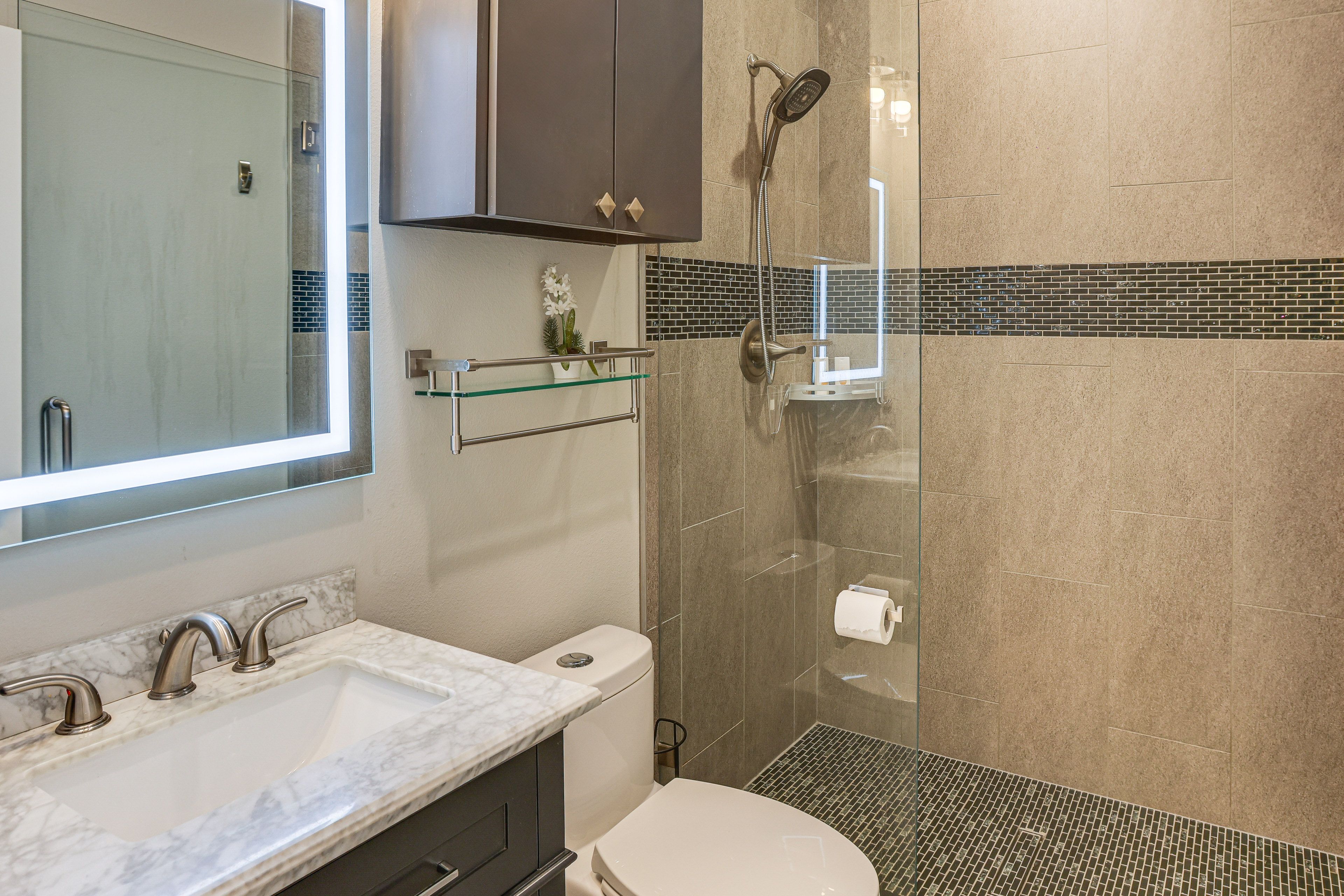 Full Bathroom | 1st Floor
