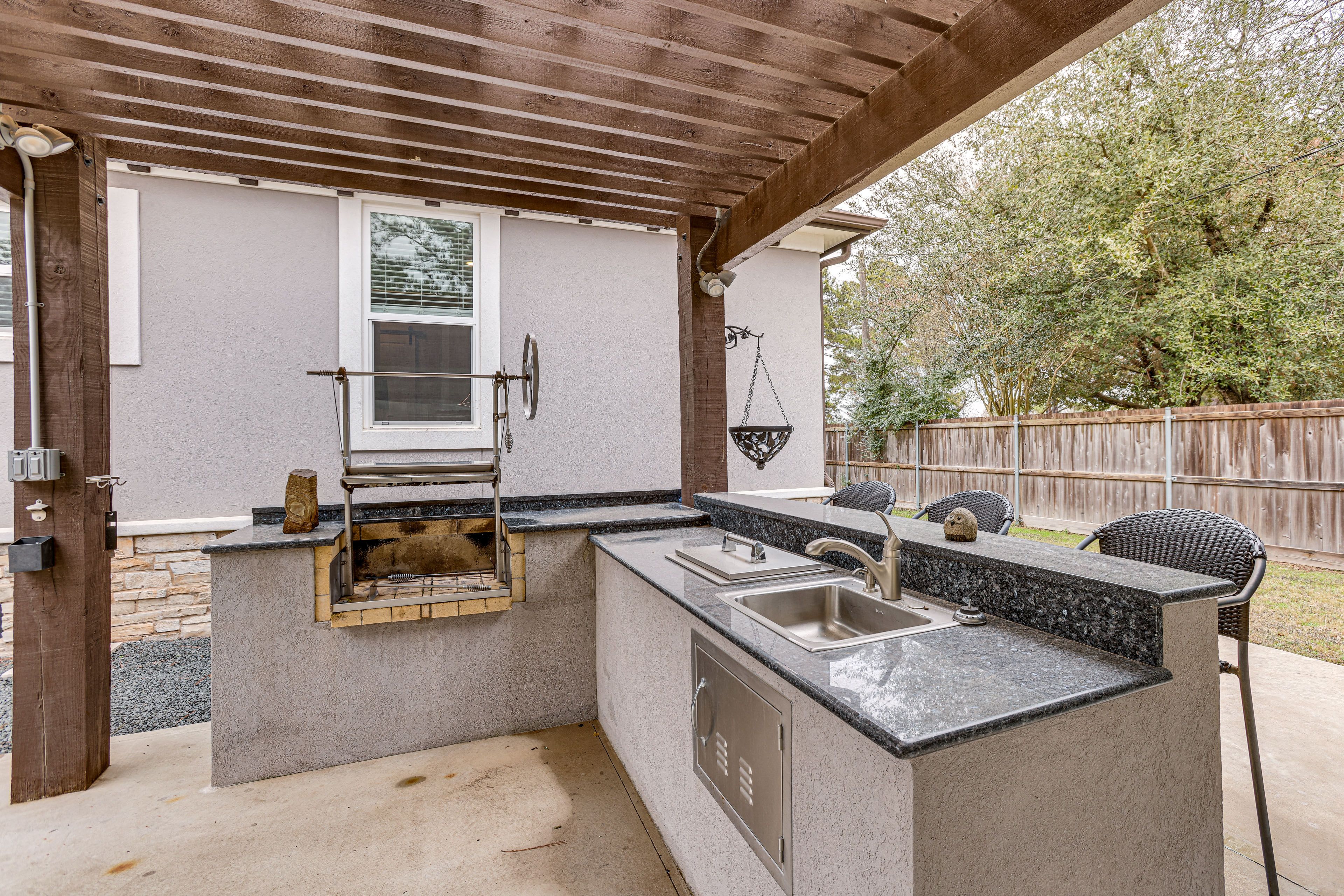 Outdoor Kitchen | Charcoal Grill w/ Spit Roaster