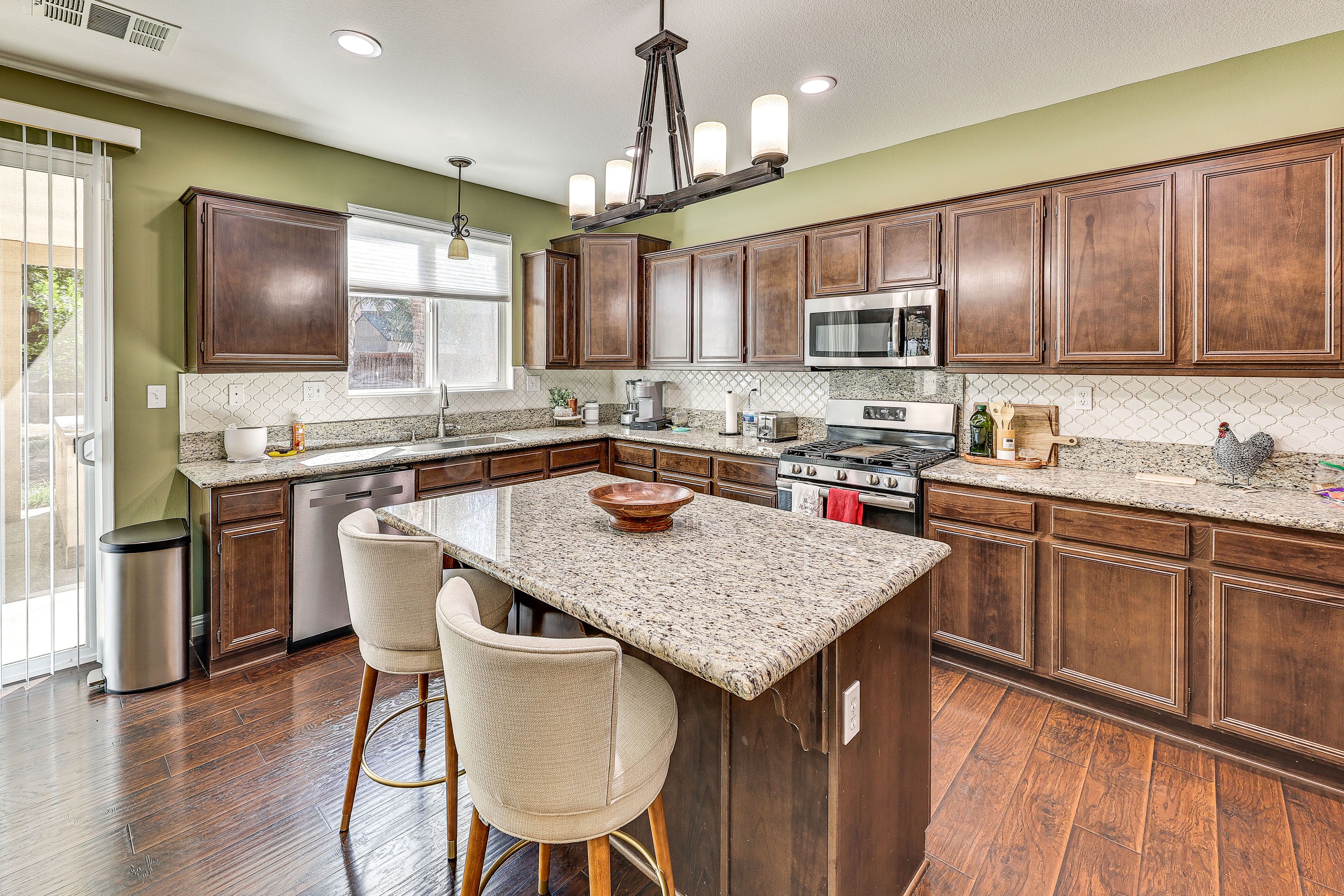 Kitchen | 1st Floor | Refrigerator | Cooking Basics