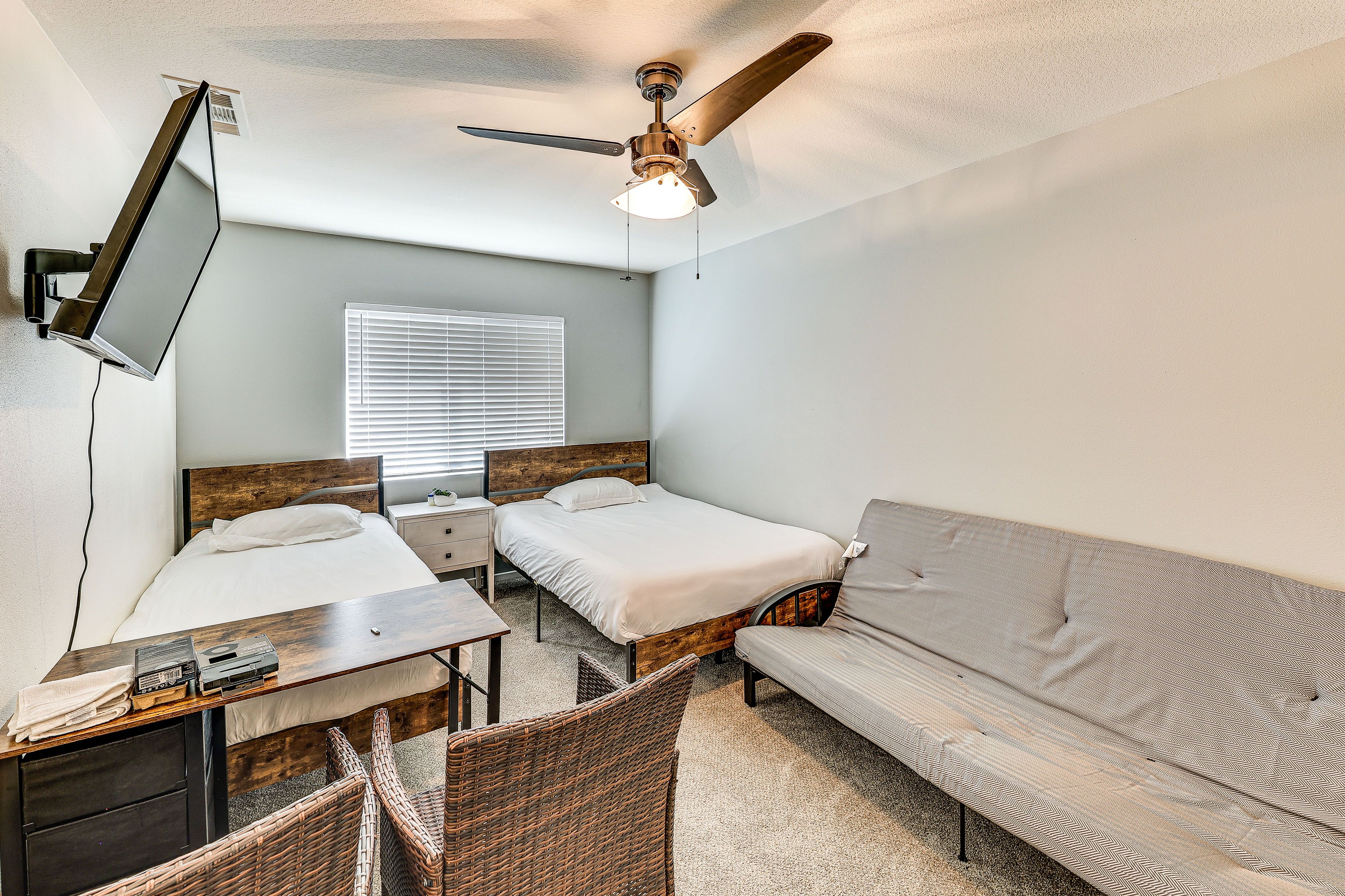 Bedroom 4 | 2nd Floor | Queen Bed | Twin Bed