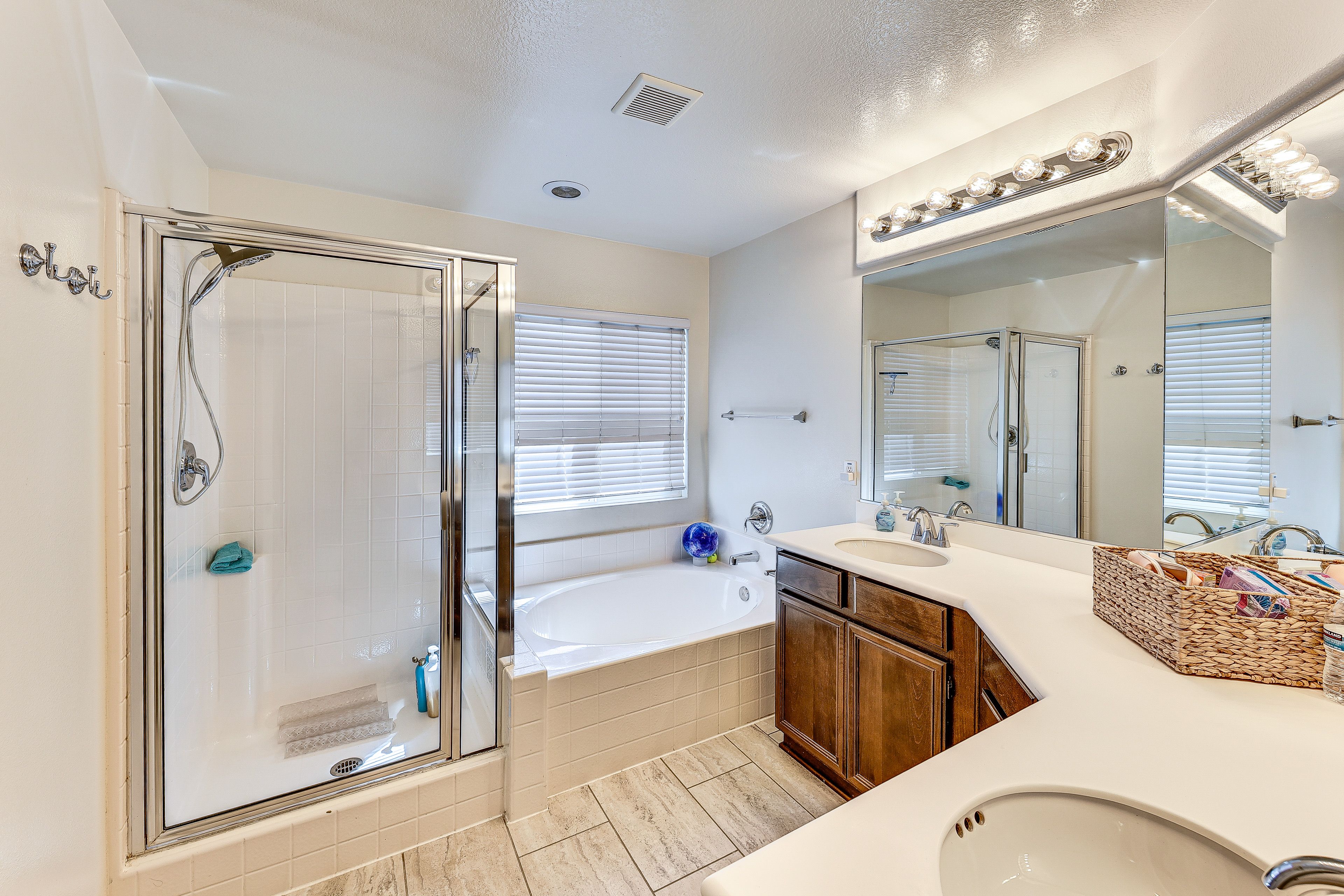 En-Suite Bathroom | 2nd Floor | Towels Provided
