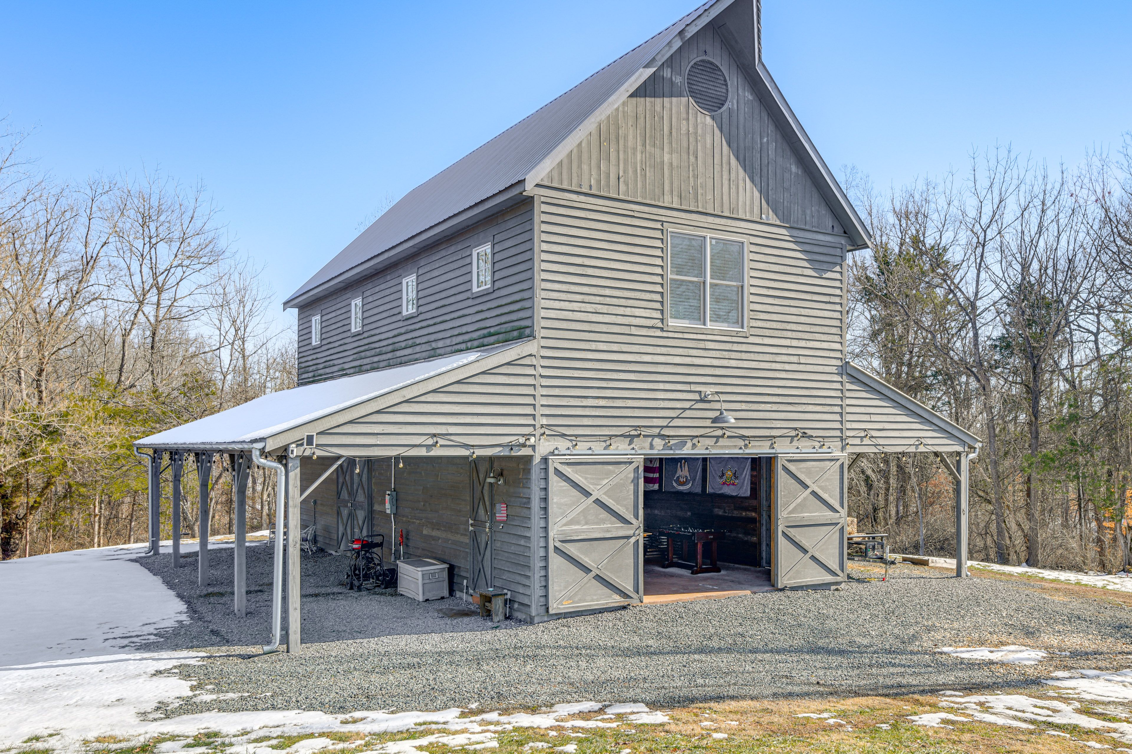 Louisa Vacation Rental | 2BR | 1BA | 1,200 Sq Ft | Stairs Required