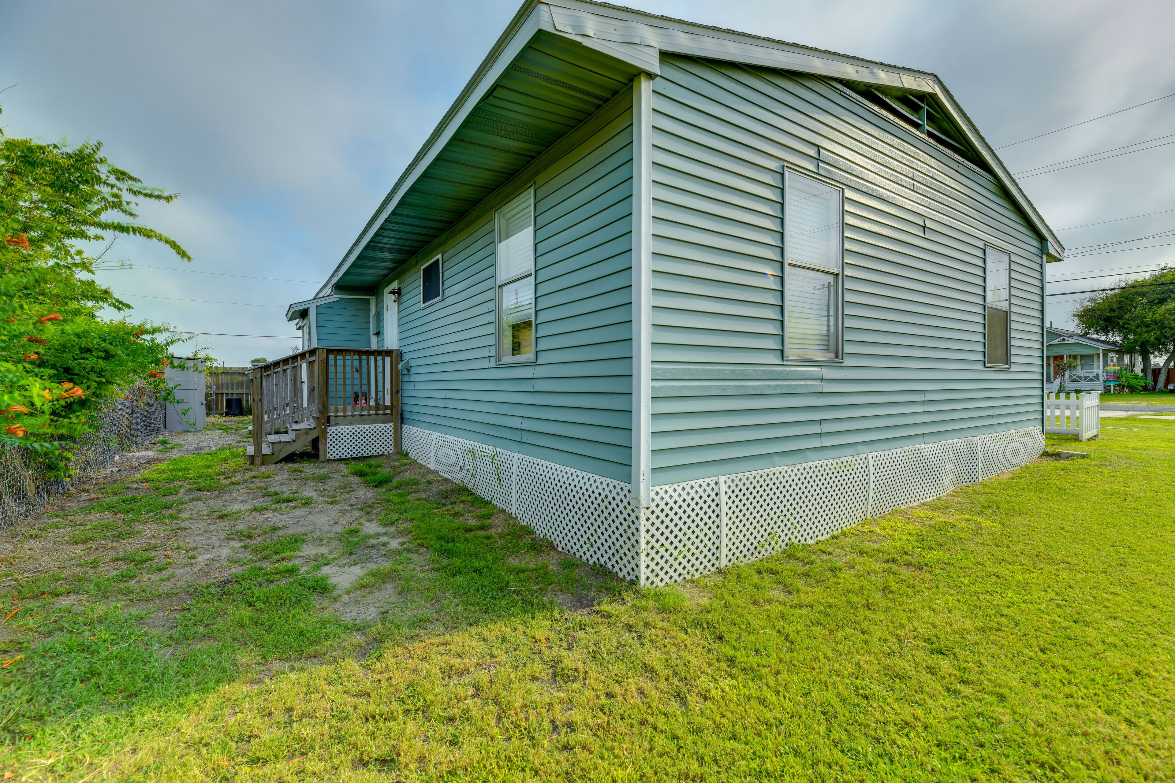 Parking | Shared Driveway (2 Vehicles) | RV/Boat/Trailer Parking
