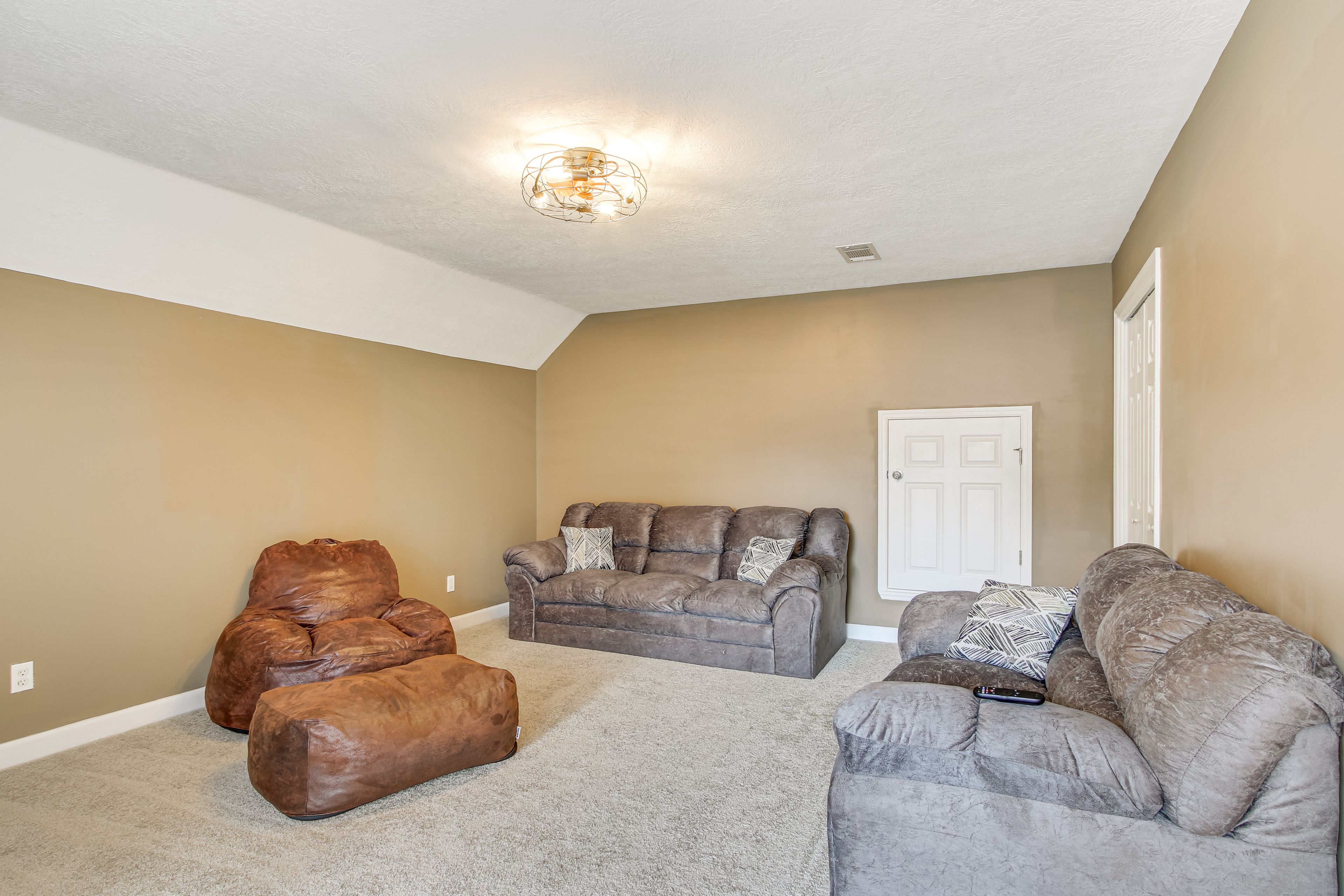 Loft | 2nd Floor | Smart TV