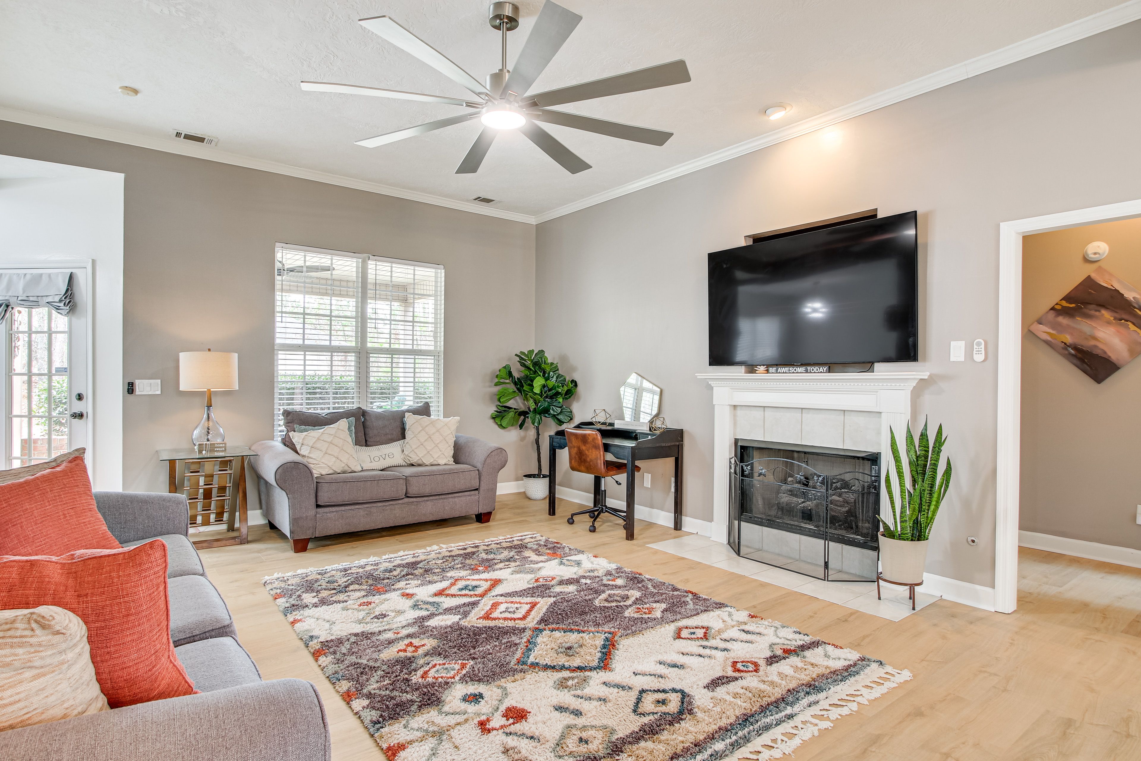 Living Room | 1st Floor | Smart TV | Free WiFi | Central A/C & Heating