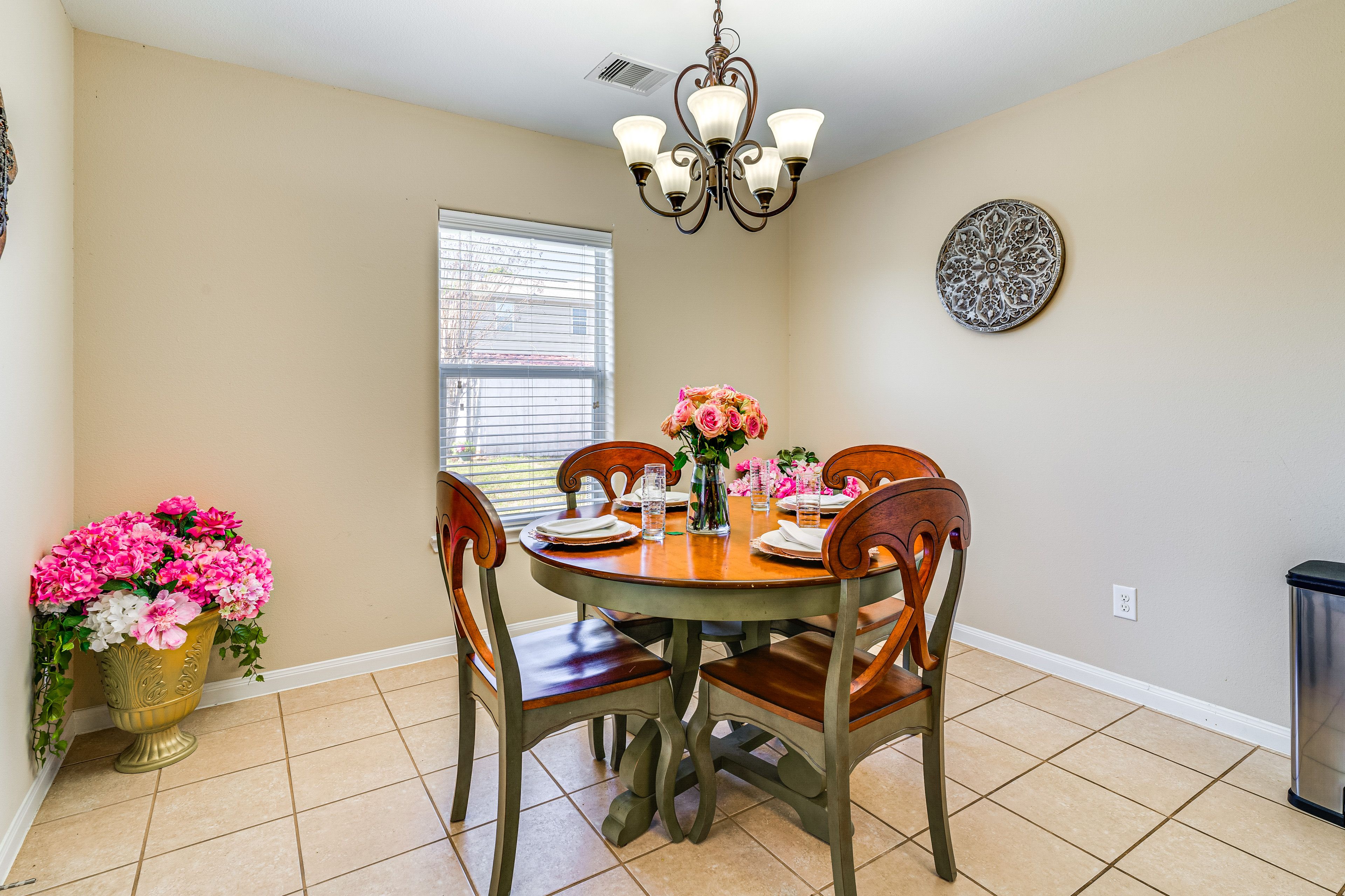 Dining Area | Dishware & Flatware