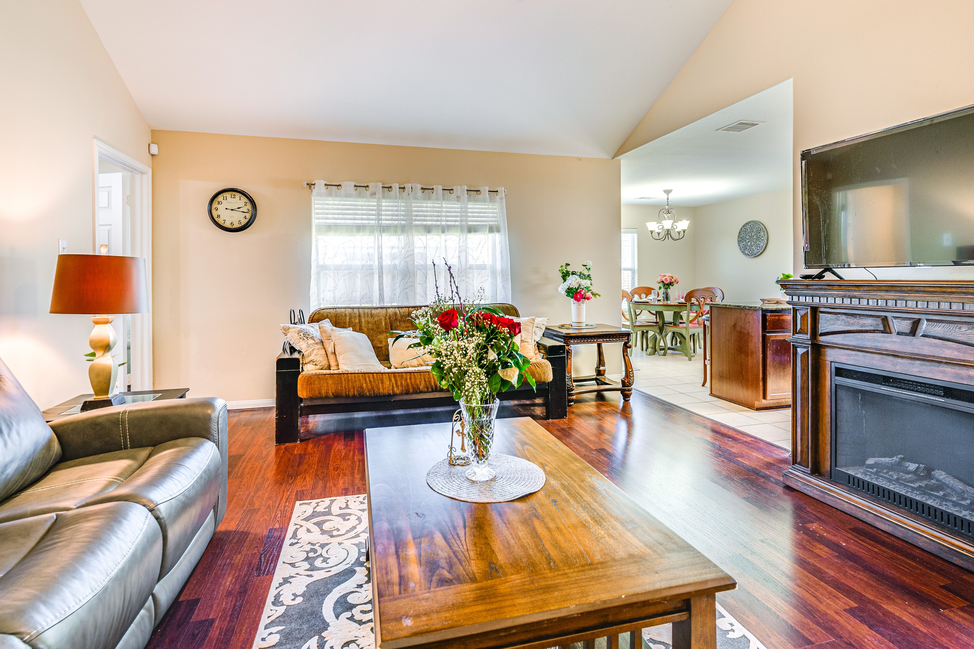 Living Room | Smart TV | Electric Fireplace | Full Futon