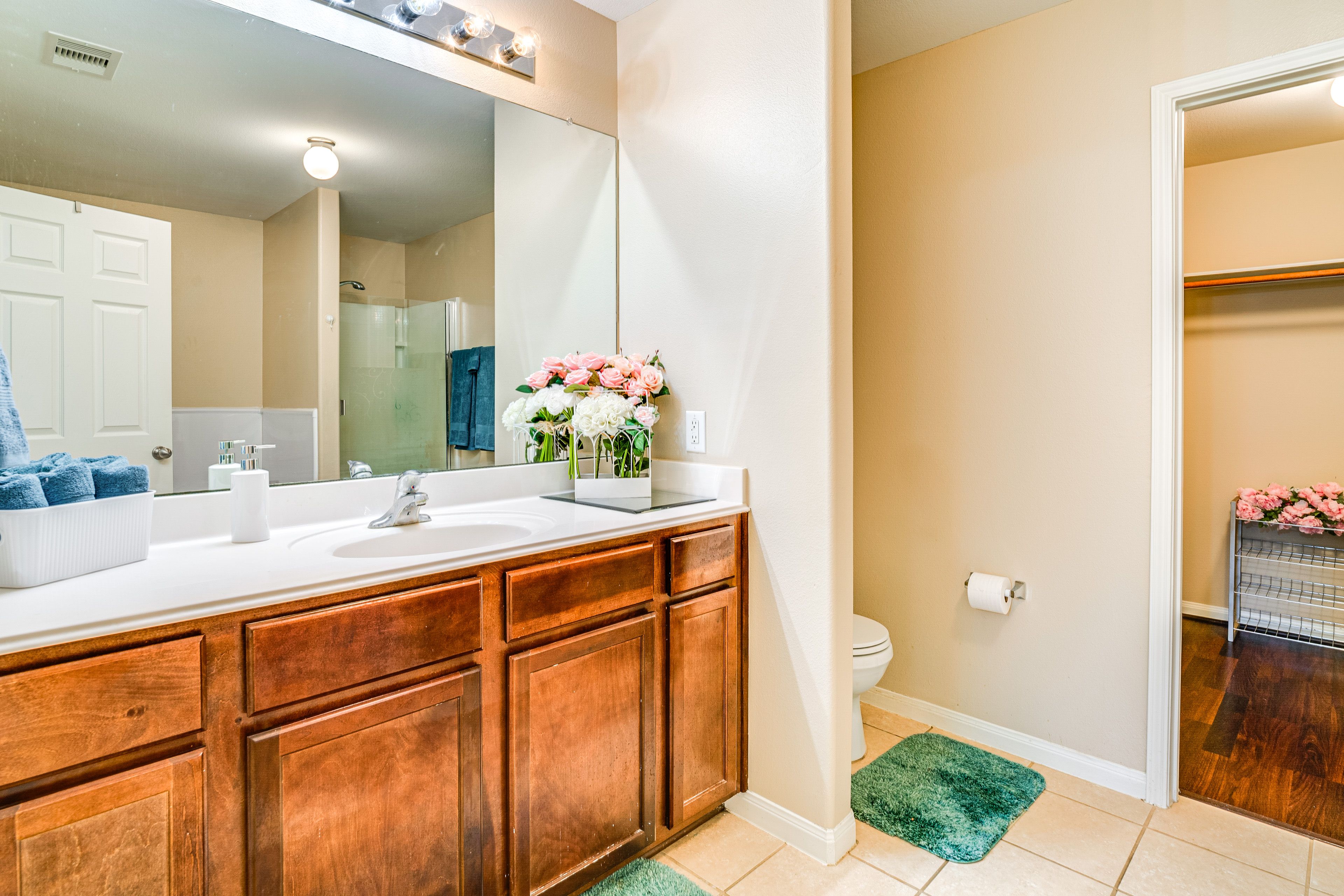 En-Suite Bathroom | Towels Provided