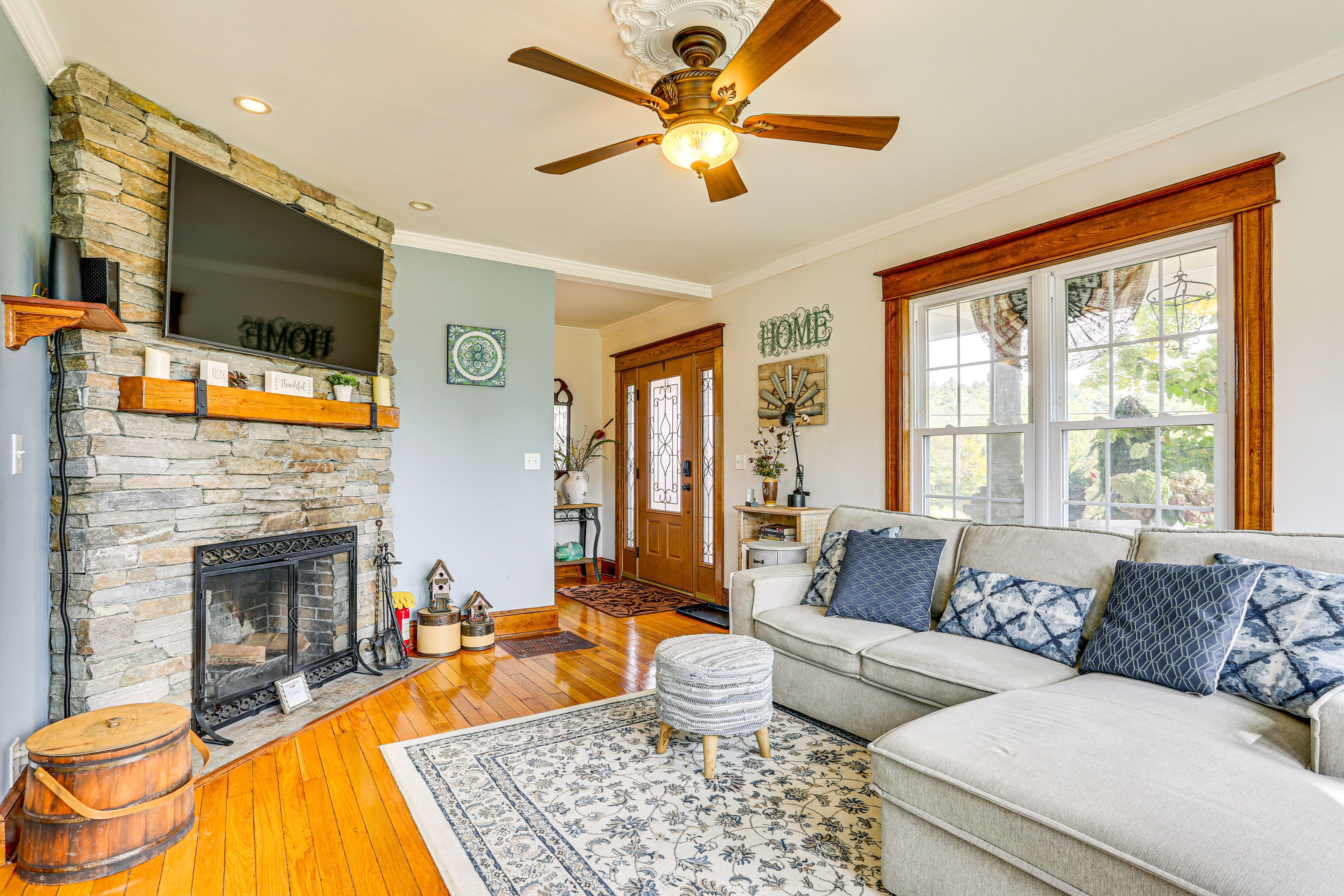 Sparrow Bush Vacation Rental | 4BR | 2BA | 5 Steps to Enter | 3,000 Sq Ft