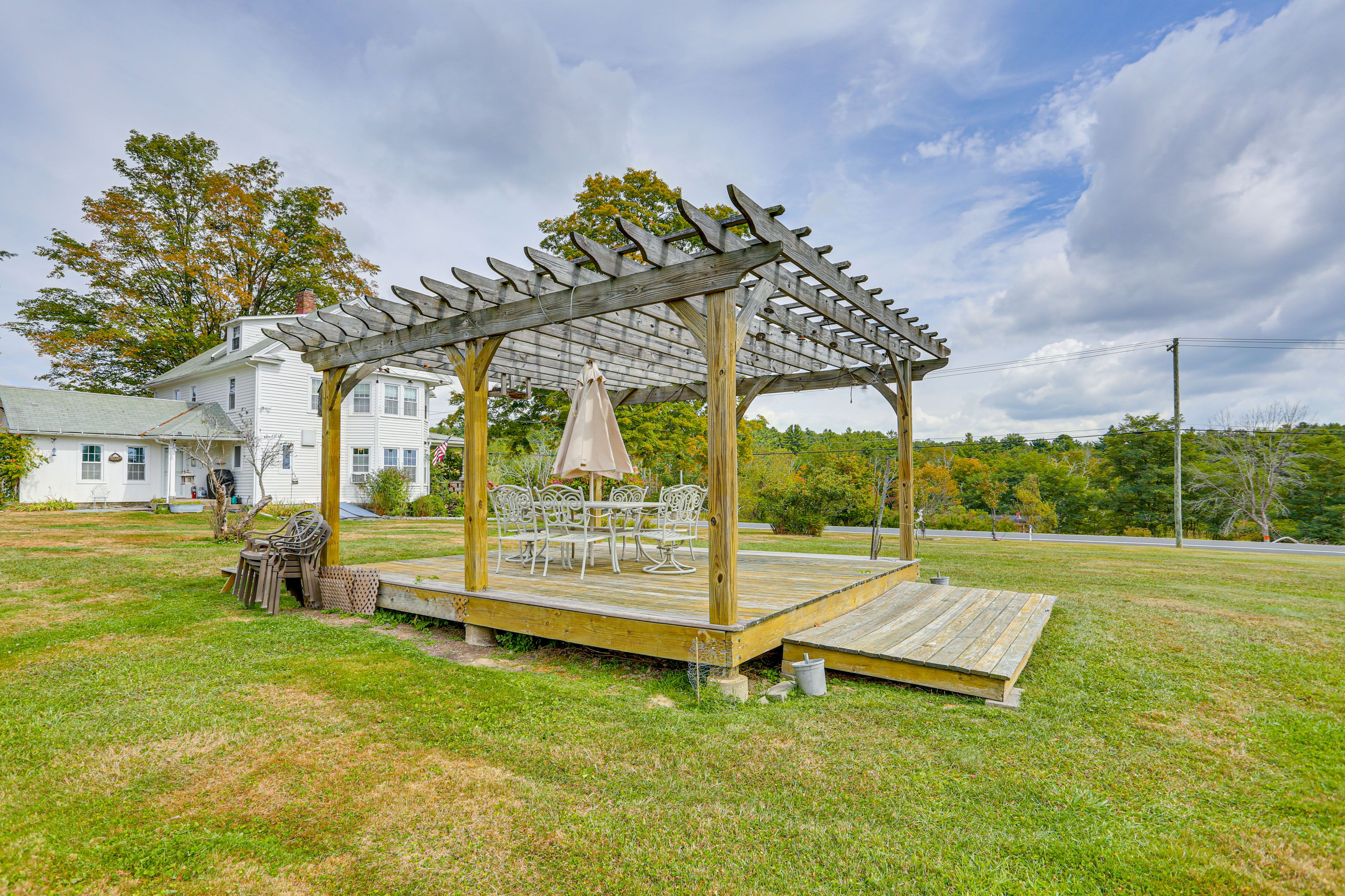 Pergola Dining Area