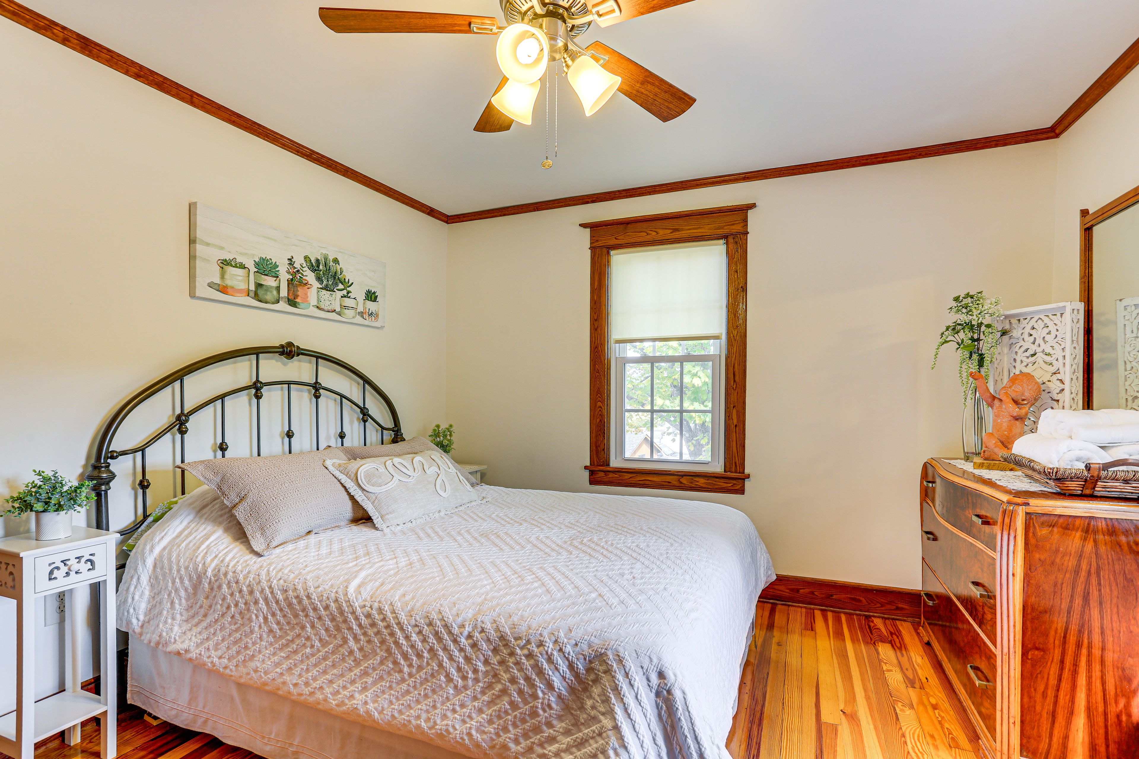 Bedroom 2 | Queen Bed | 2nd Floor