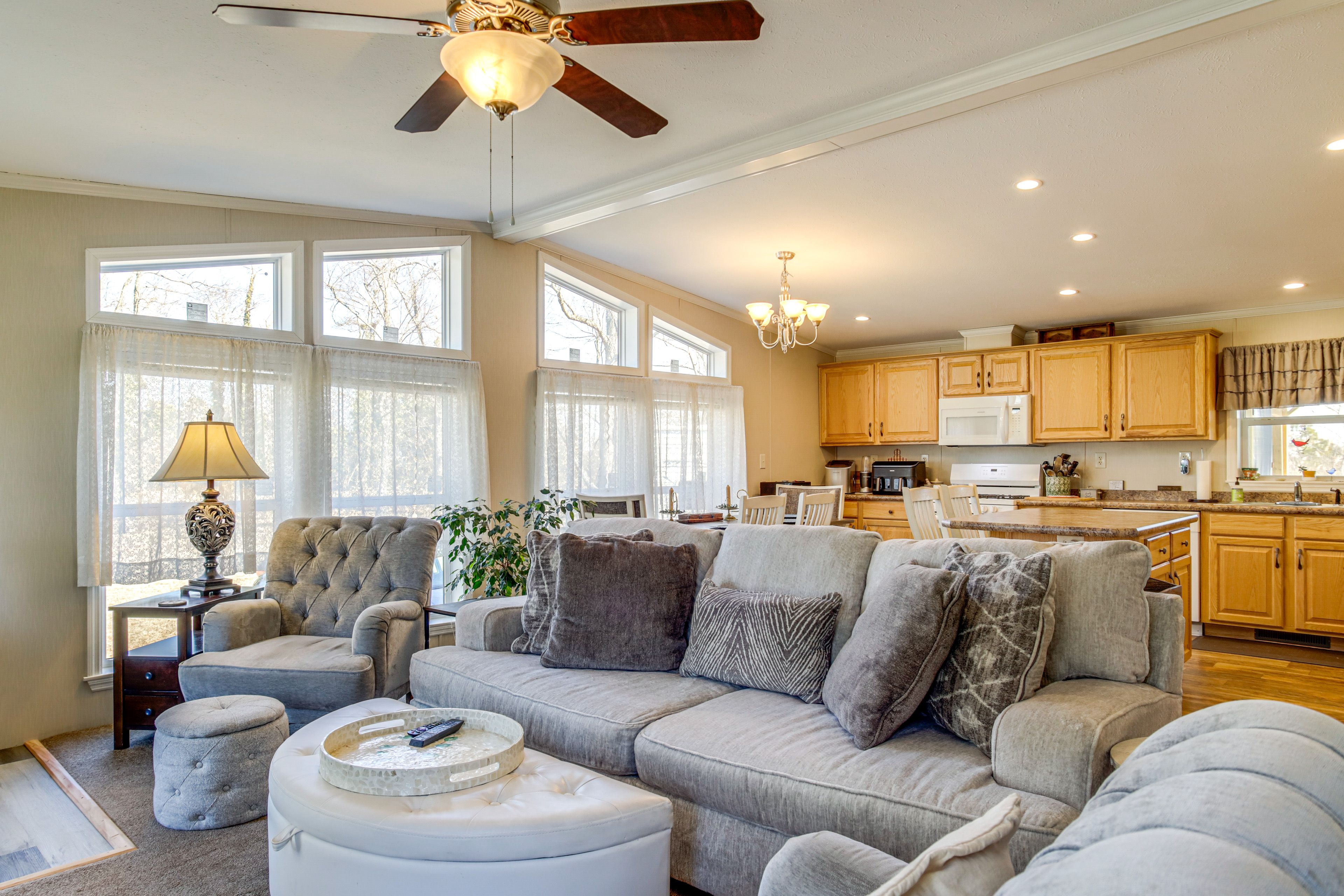 Living Room | Central A/C & Heating | Smart TV