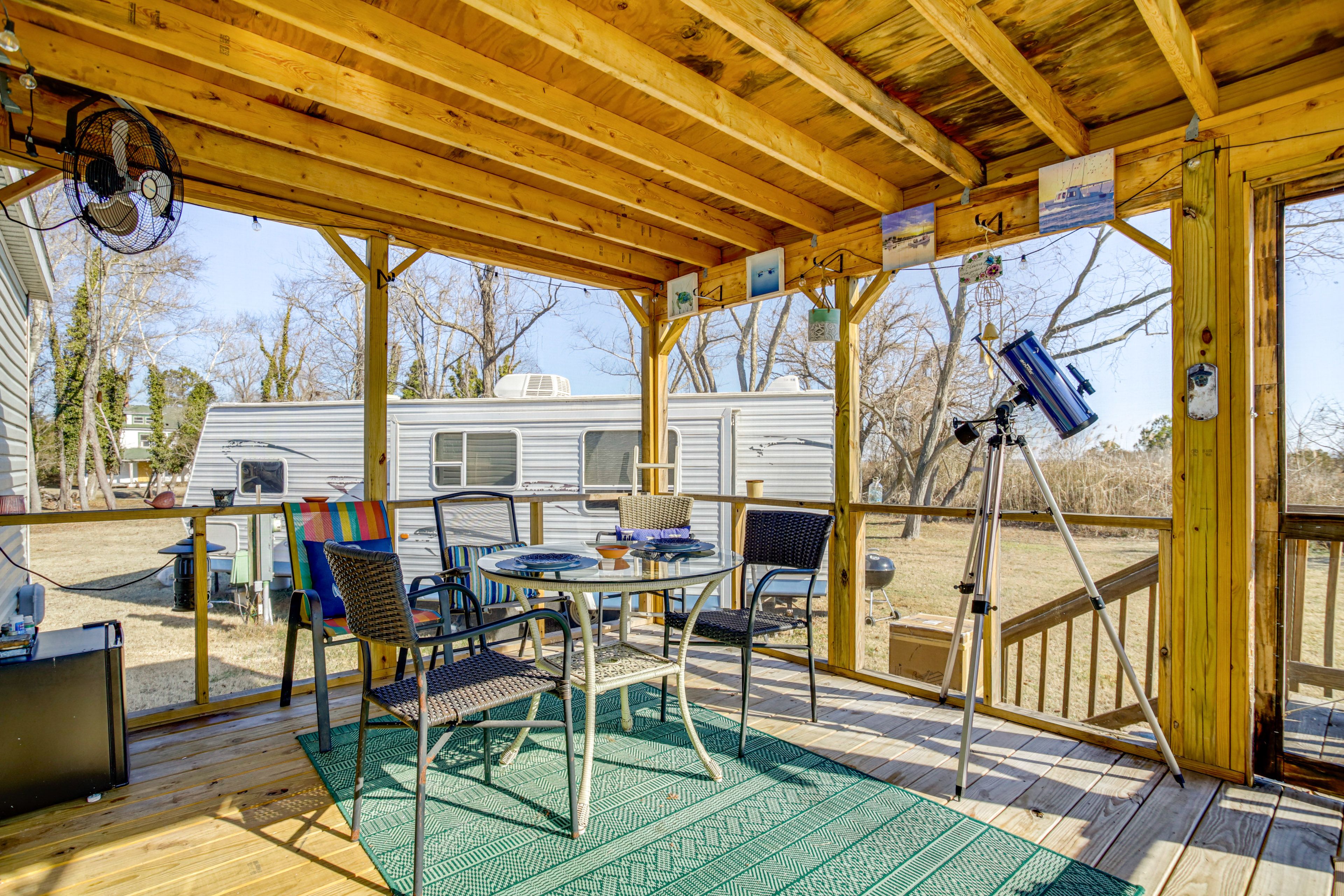 Screened Porch | Dining Area | Telescope