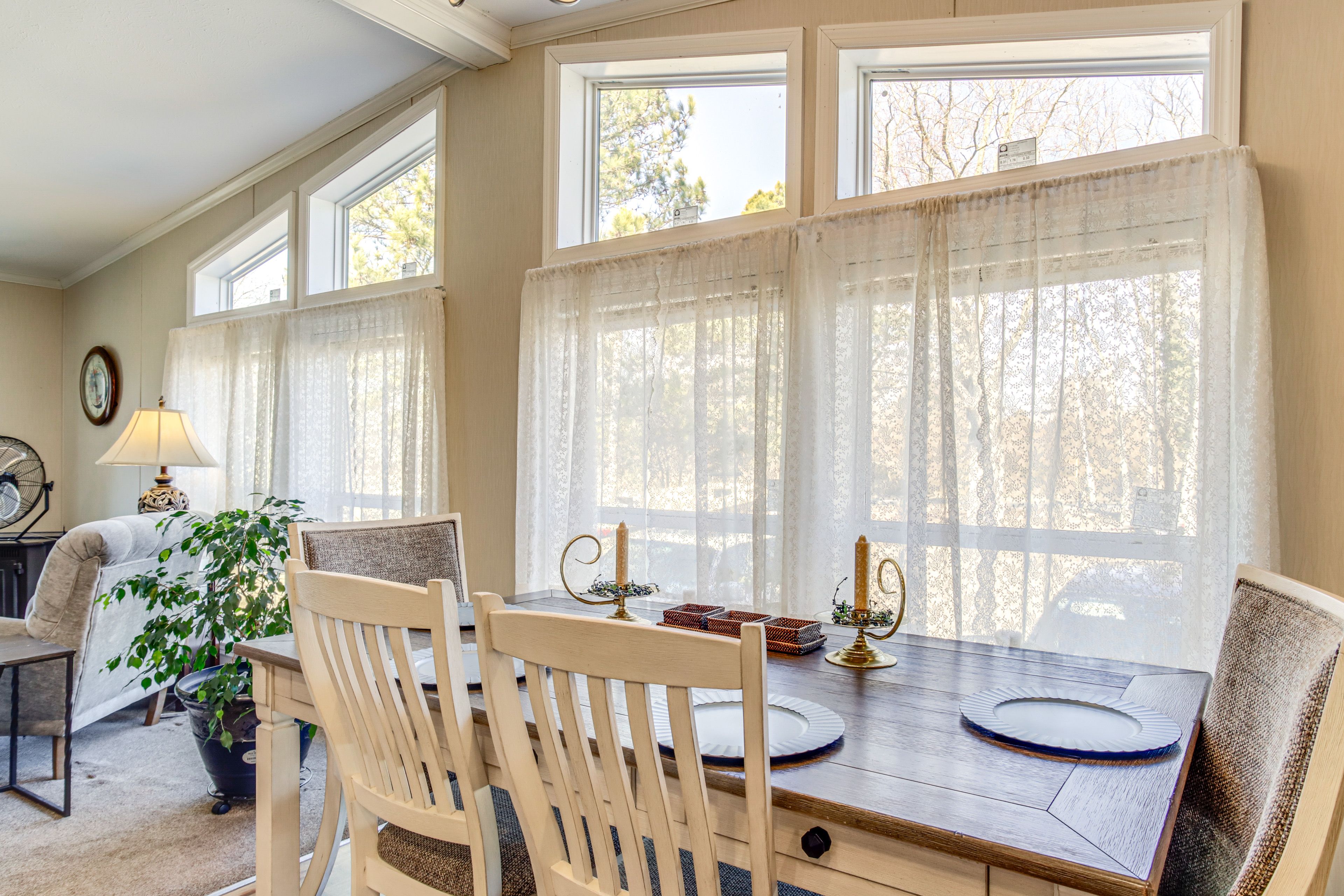 Dining Area | Open Floor Plan