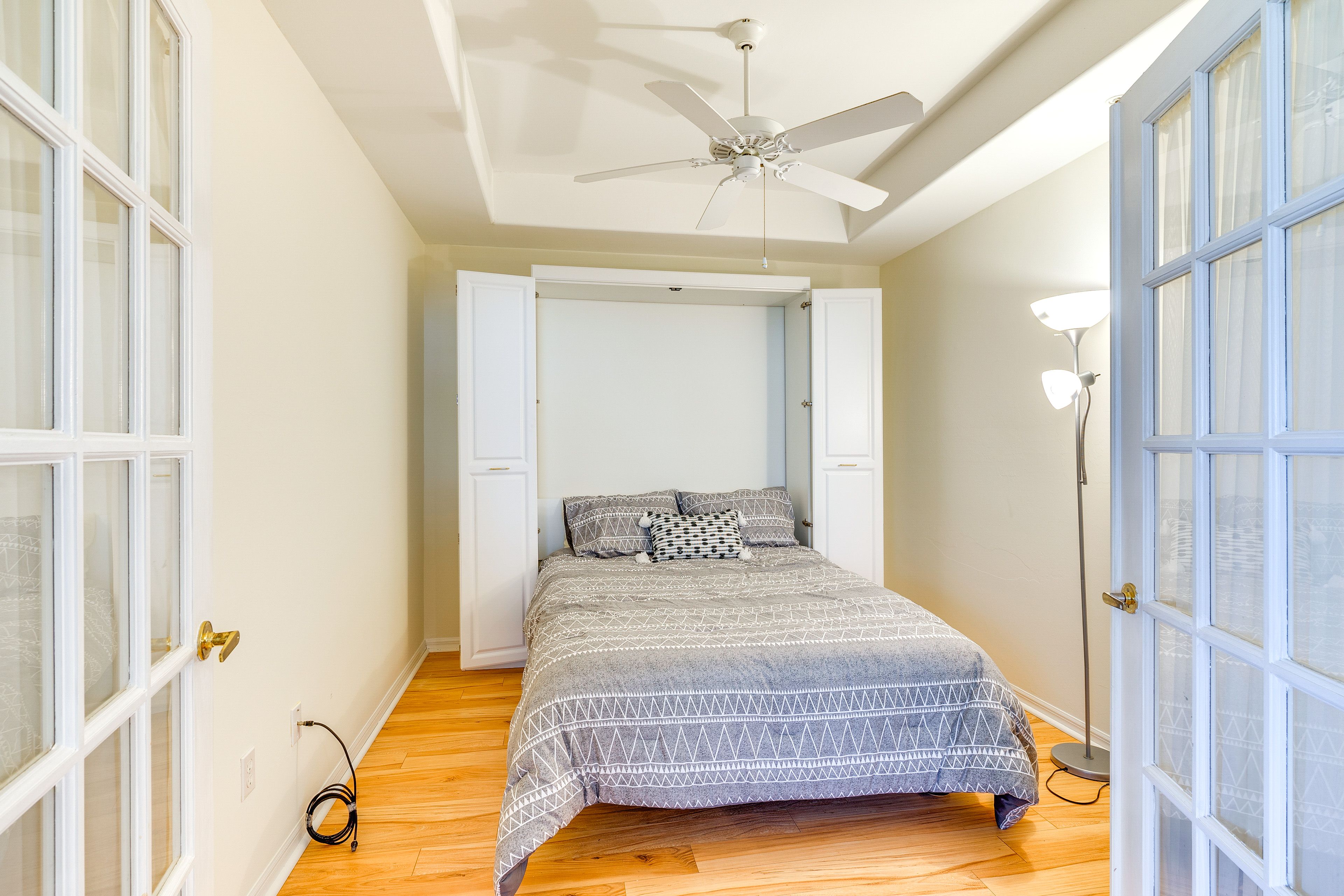 Bonus Room | Queen Murphy Bed