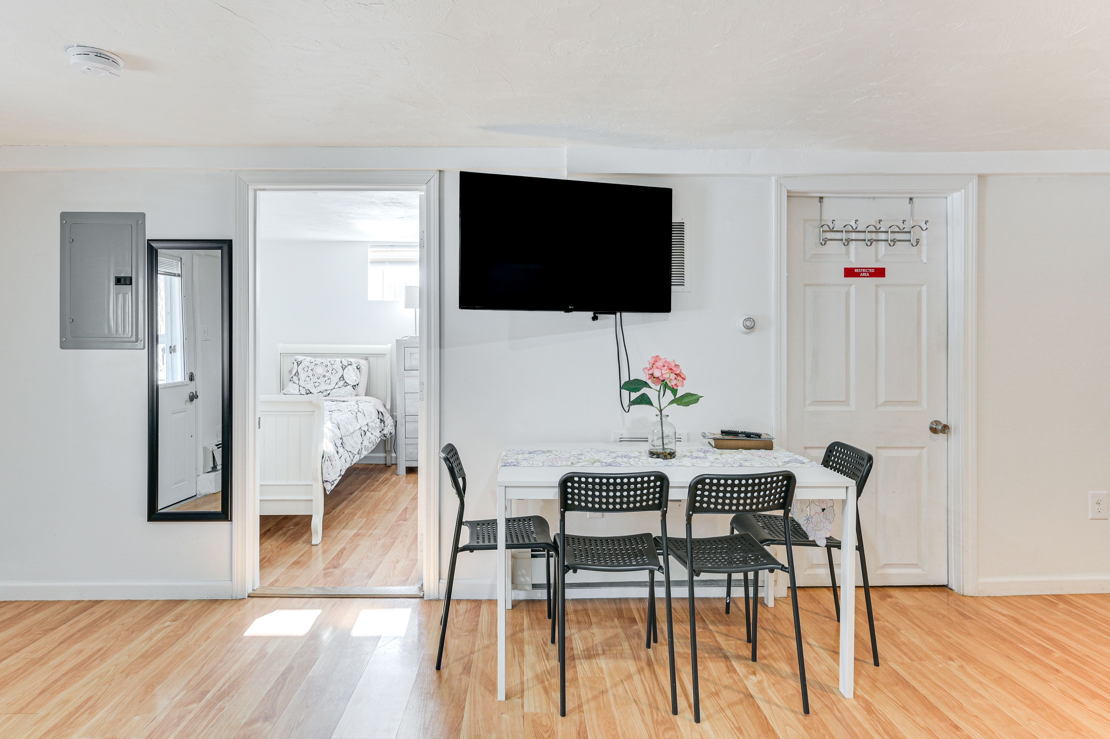 Dining Area | Dishware & Flatware