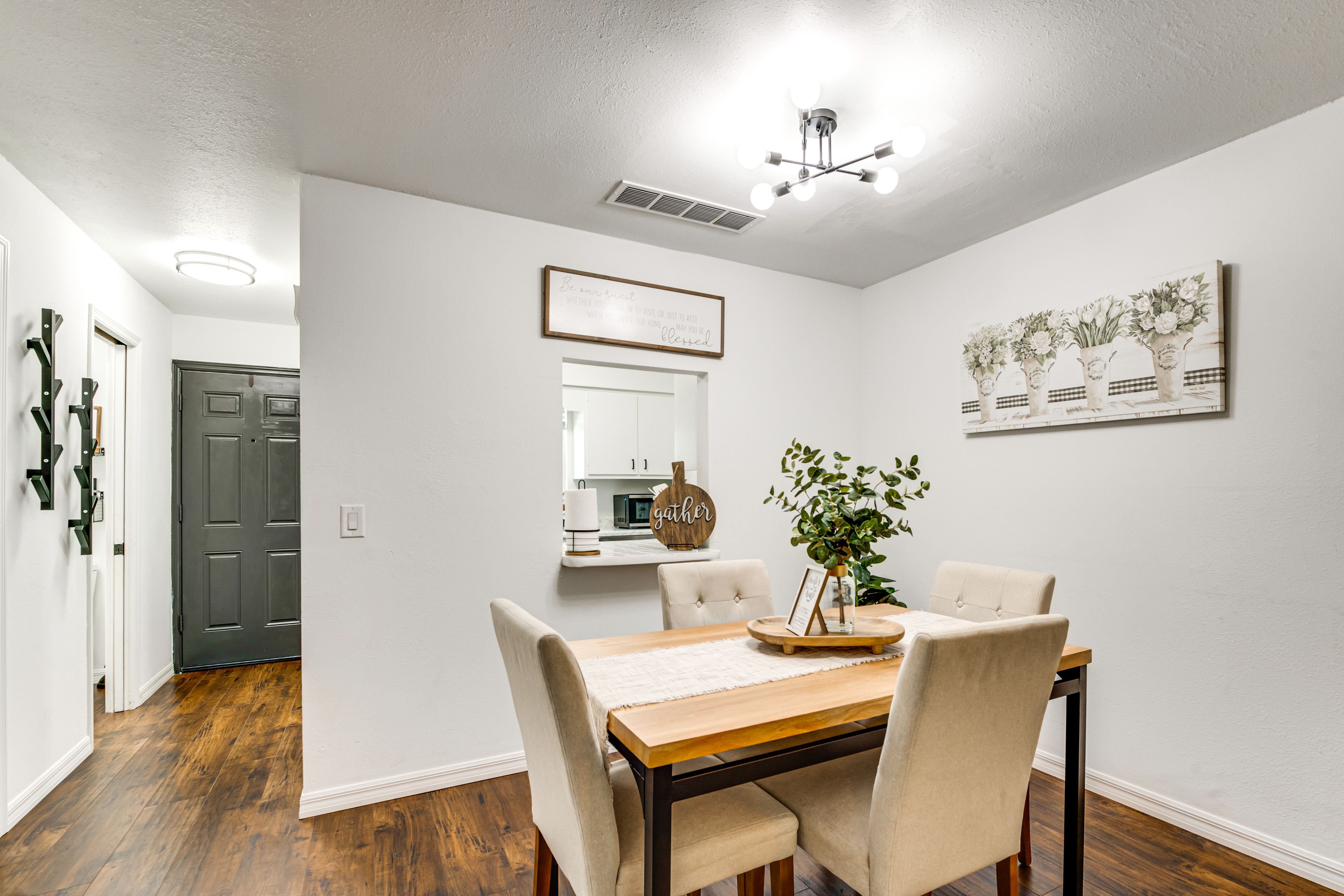 Dining Area | Dining Table | Dishware/Flatware | 1st Floor