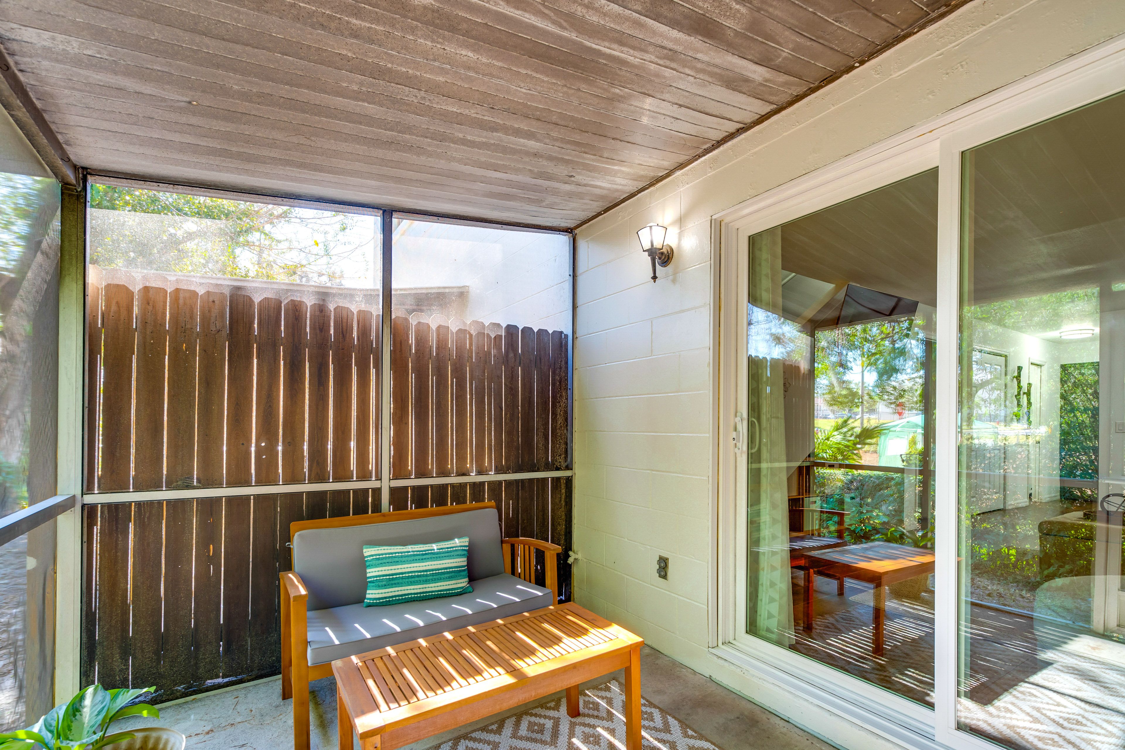 Exterior | Screened-In Lanai | Outdoor Seating | Charcoal Grill