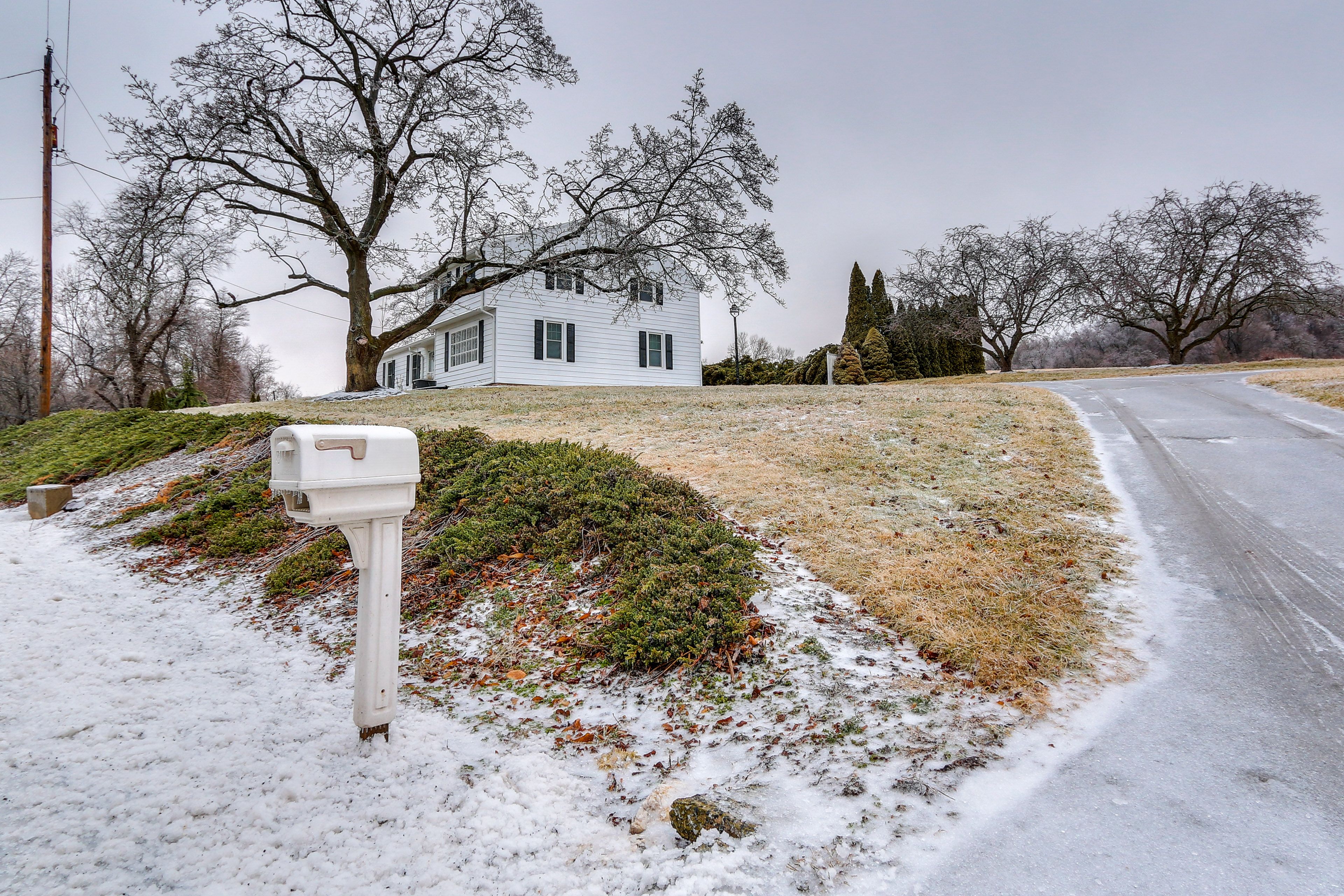 Biglerville Vacation Rental | 3BR | 2BA | 2,084 Sq Ft | 1 Step Required