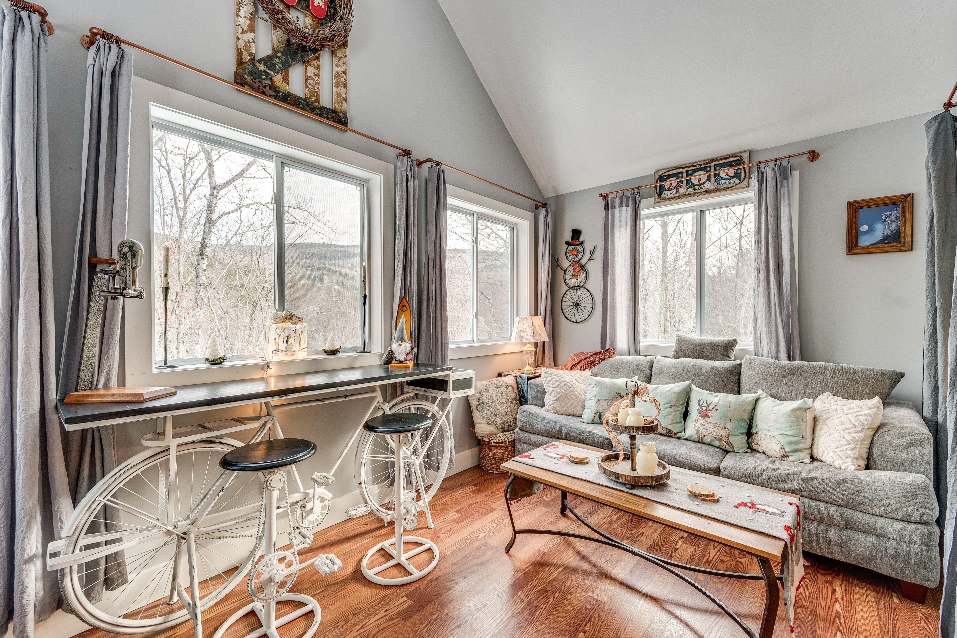 Living Room | Queen Sleeper Sofa | Main Level