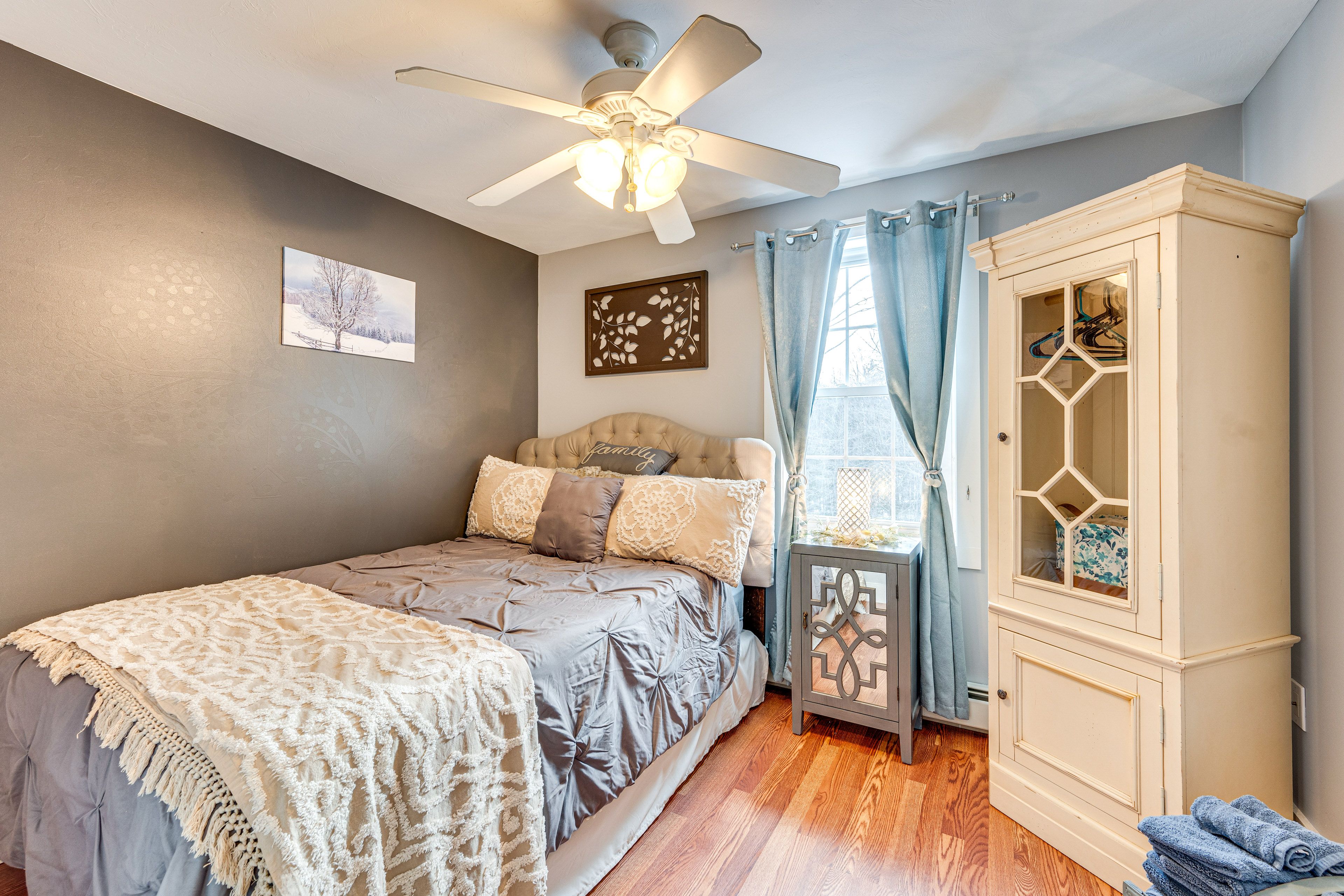 Bedroom 2 | Queen Bed | Main Level