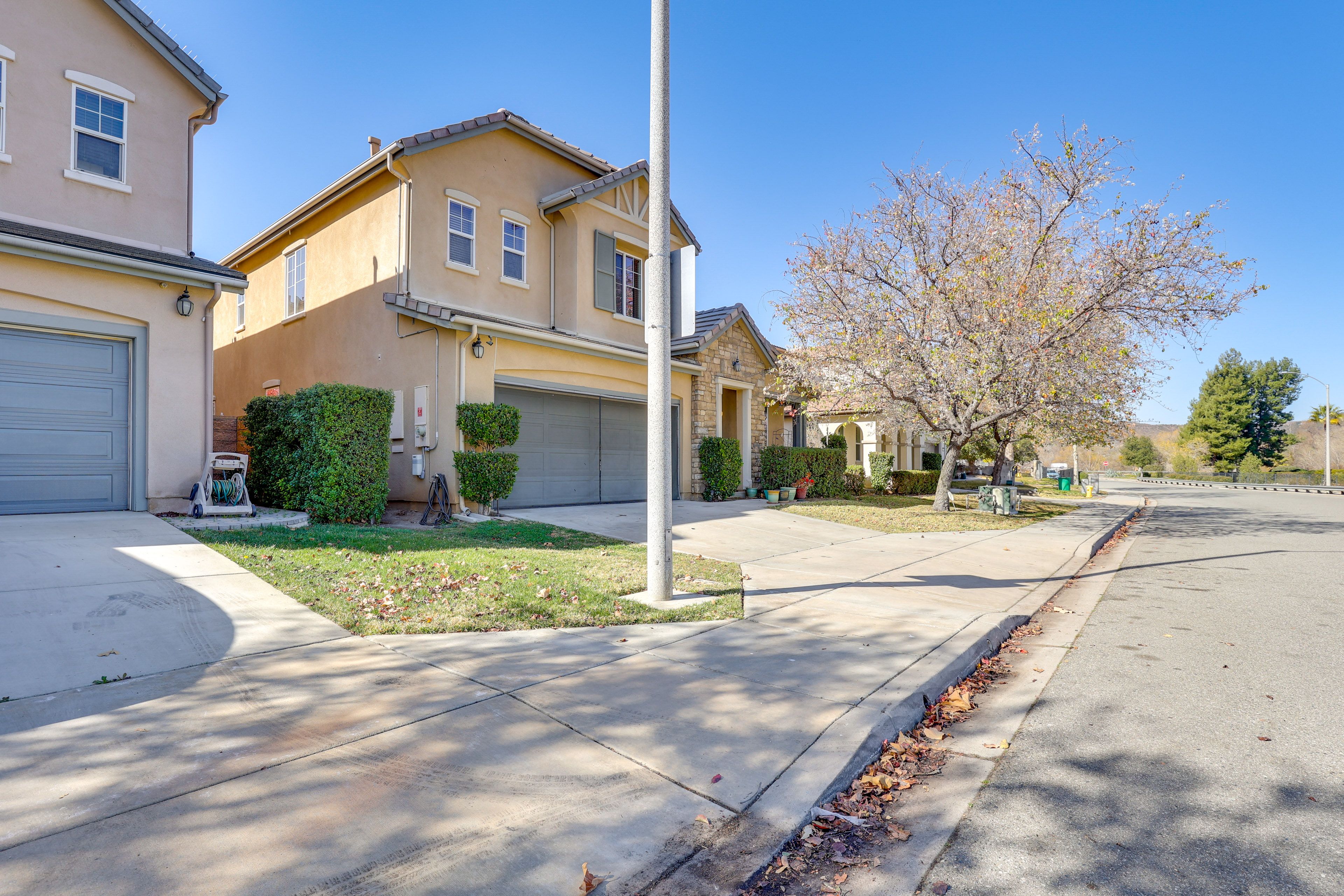 Parking | Driveway (2 Vehicles) | No Garage Access | Free Street Parking