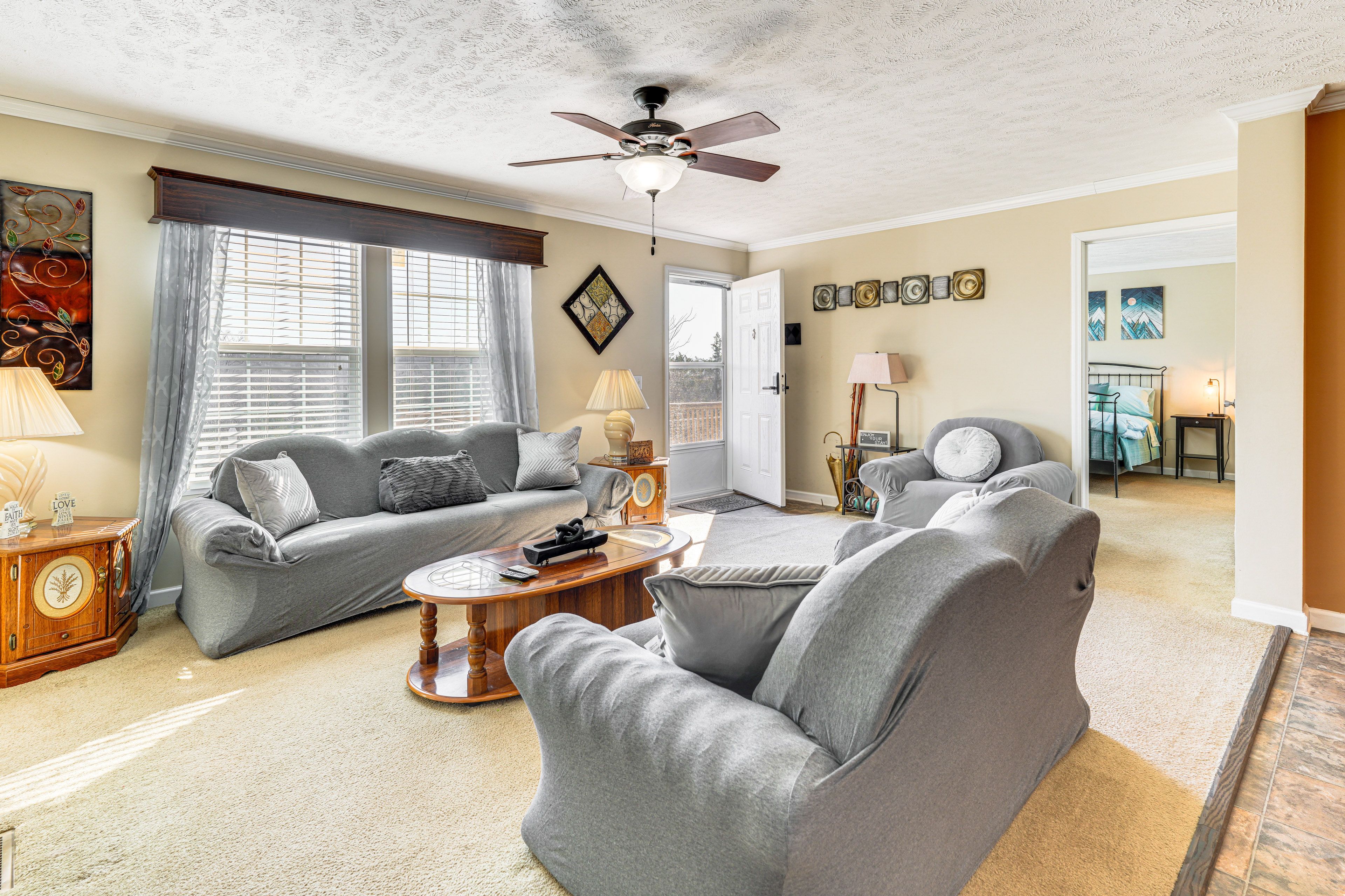 Living Room | Single-Story Home | Central A/C & Heating