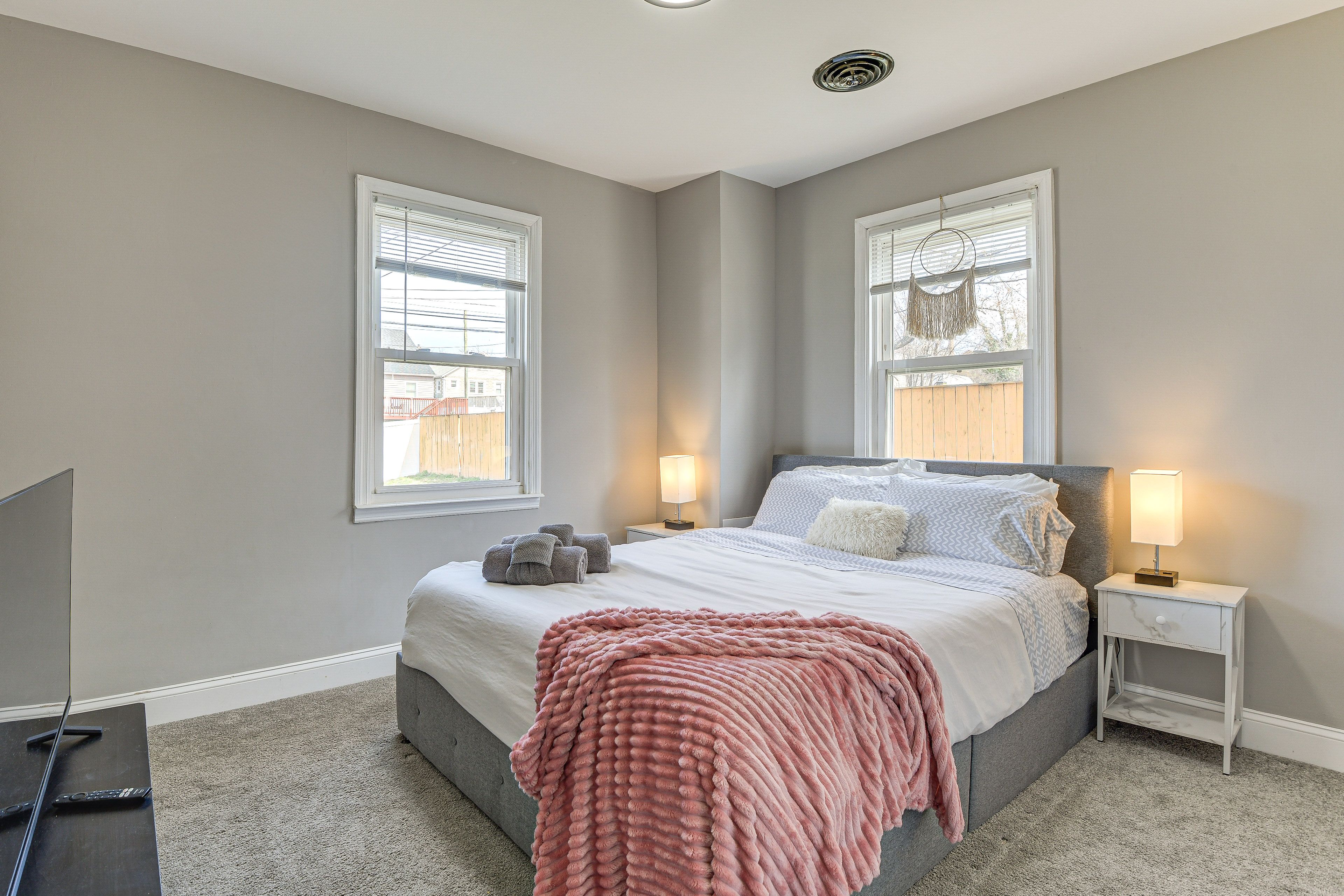 Bedroom 2 | Queen Bed | 1st Floor