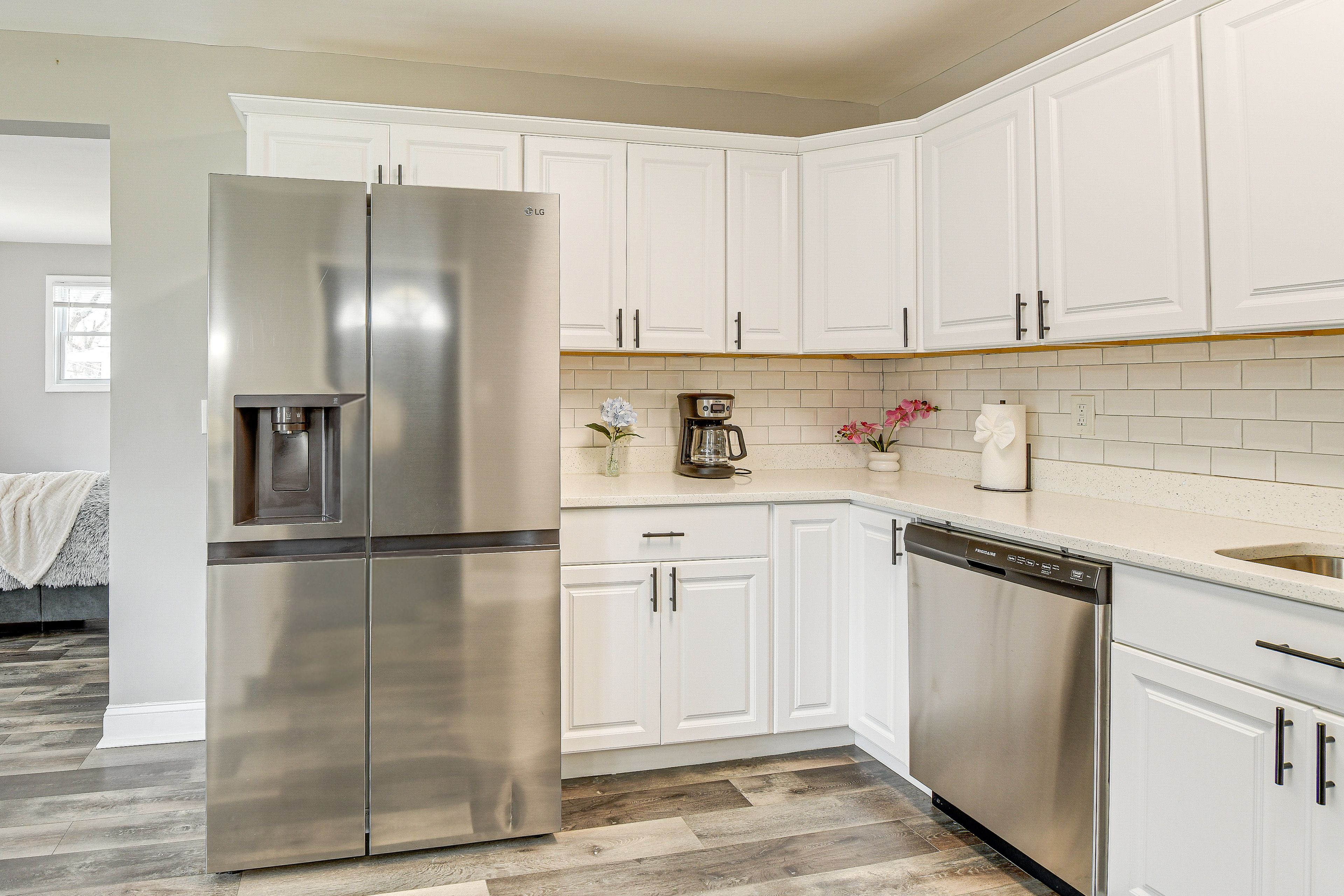 Kitchen | Stove/Oven | Microwave | 1st Floor