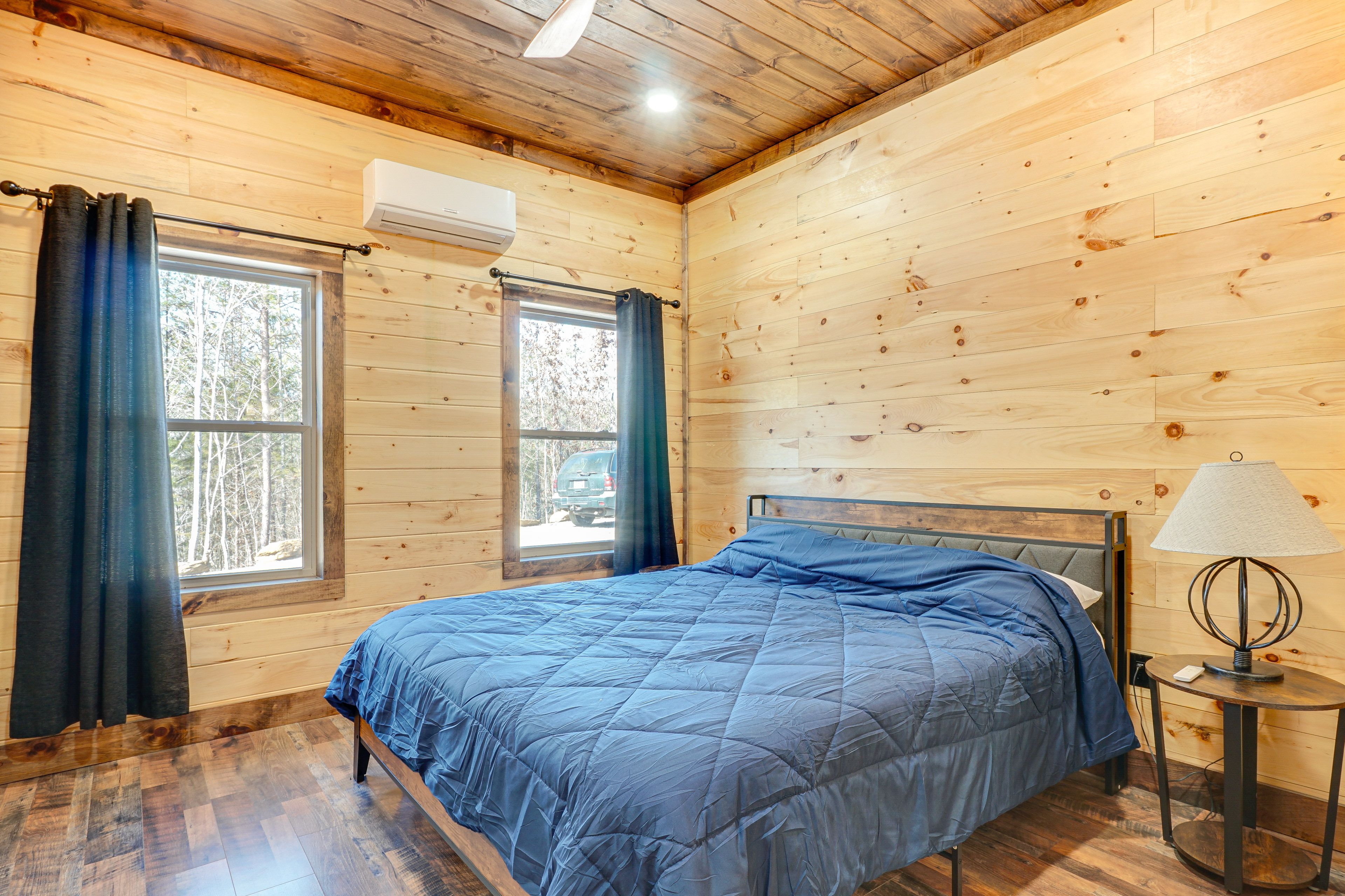 Bedroom 1 | King Bed | En-Suite Bathroom
