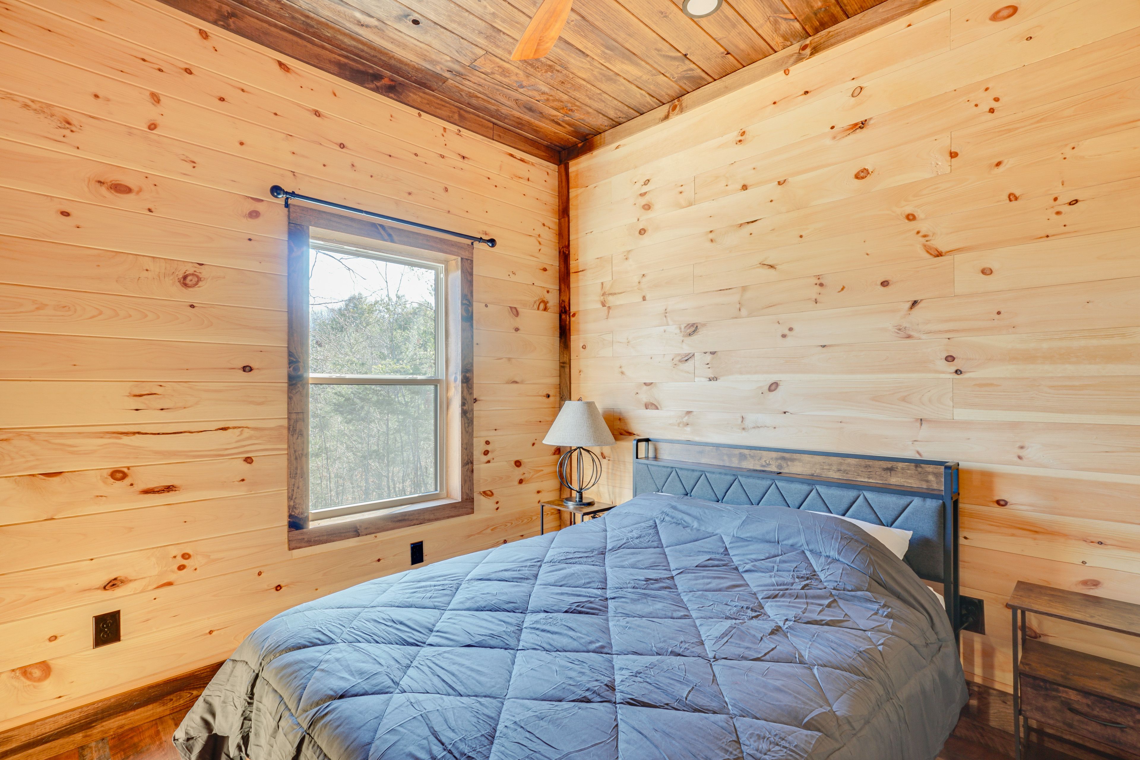 Bedroom 2 | Queen Bed | Linens Provided