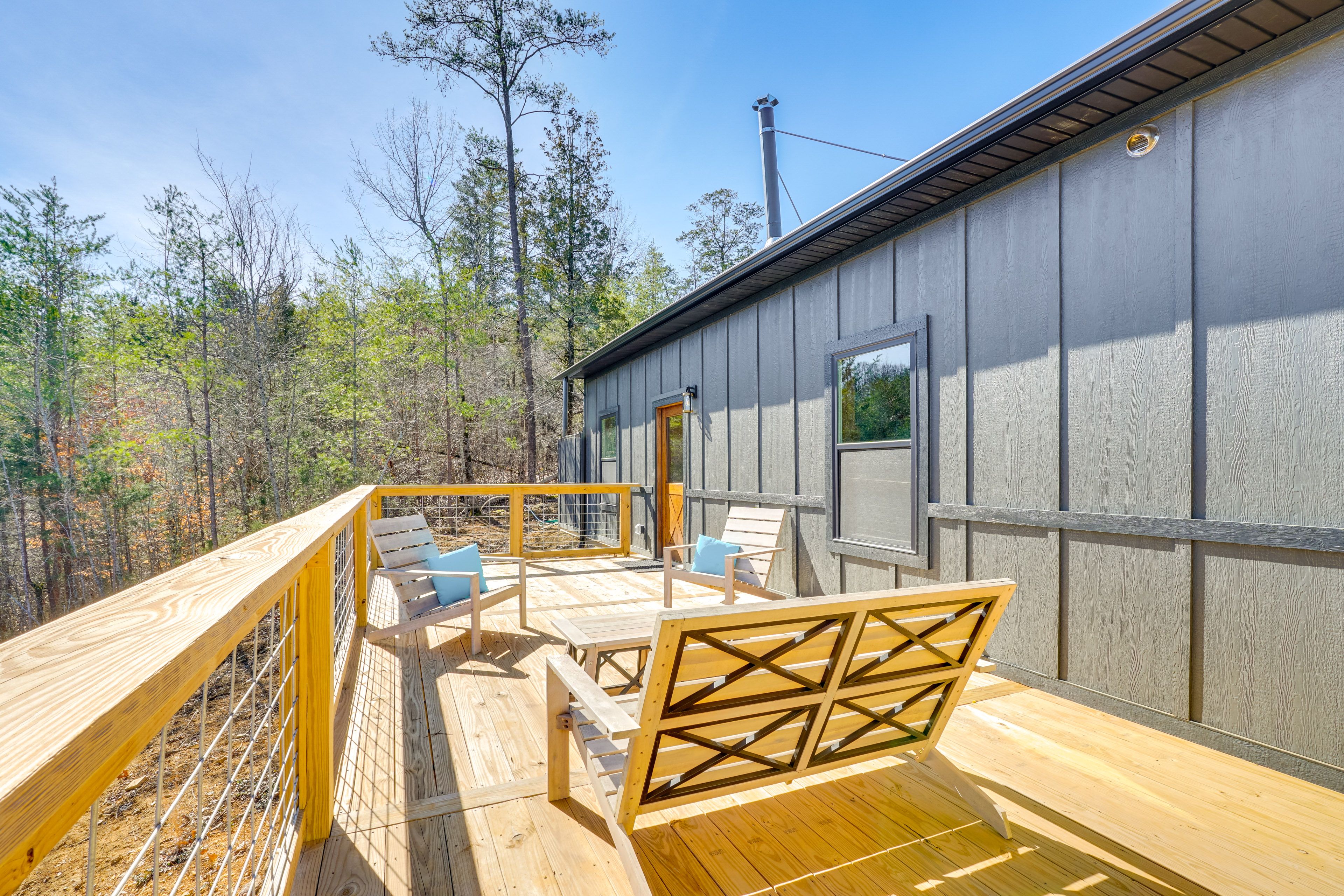 Englewood Vacation Rental | 2BR | 2BA | 1,200 Sq Ft | 2 Small Steps for Entry
