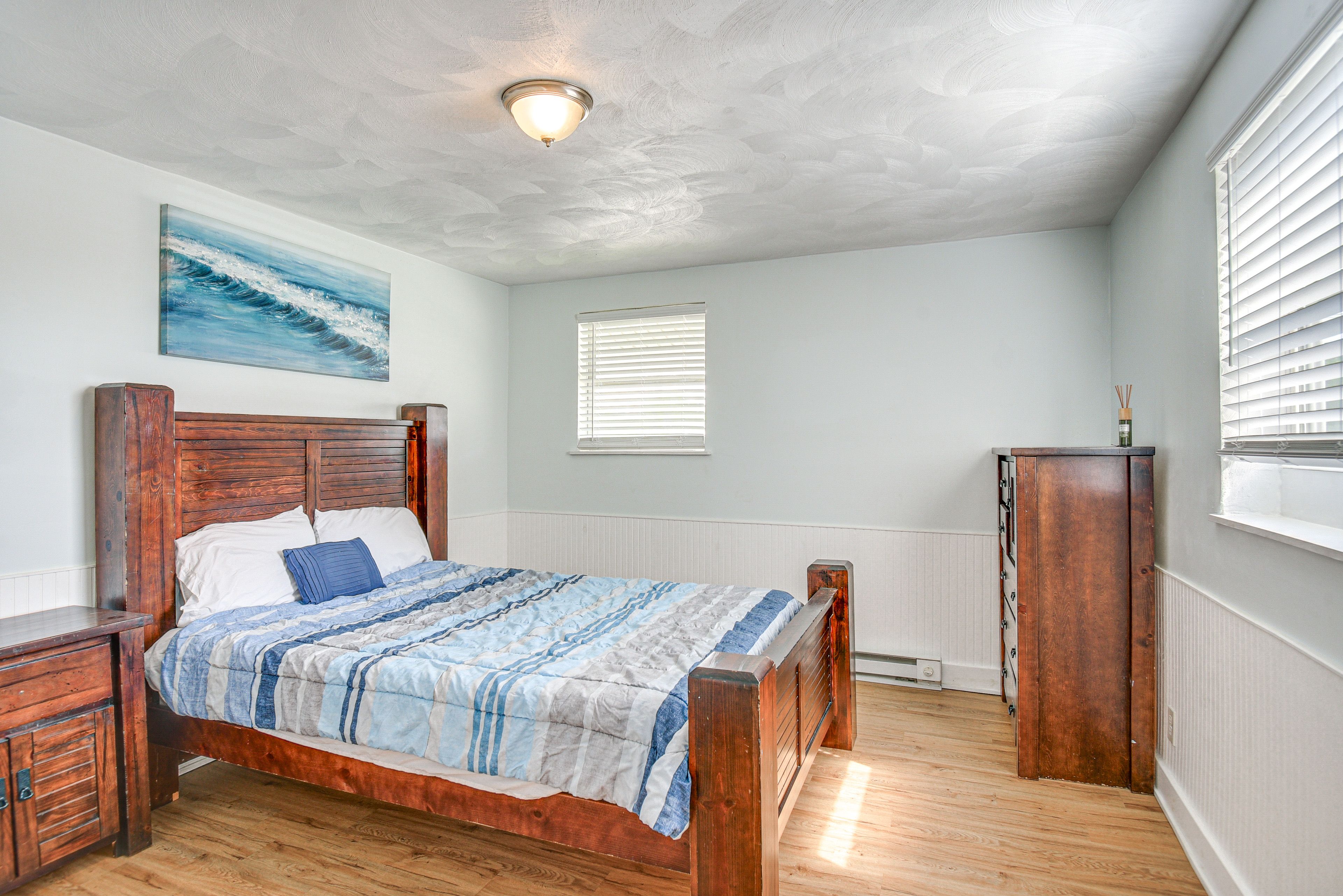 Bedroom 2 | Queen Bed