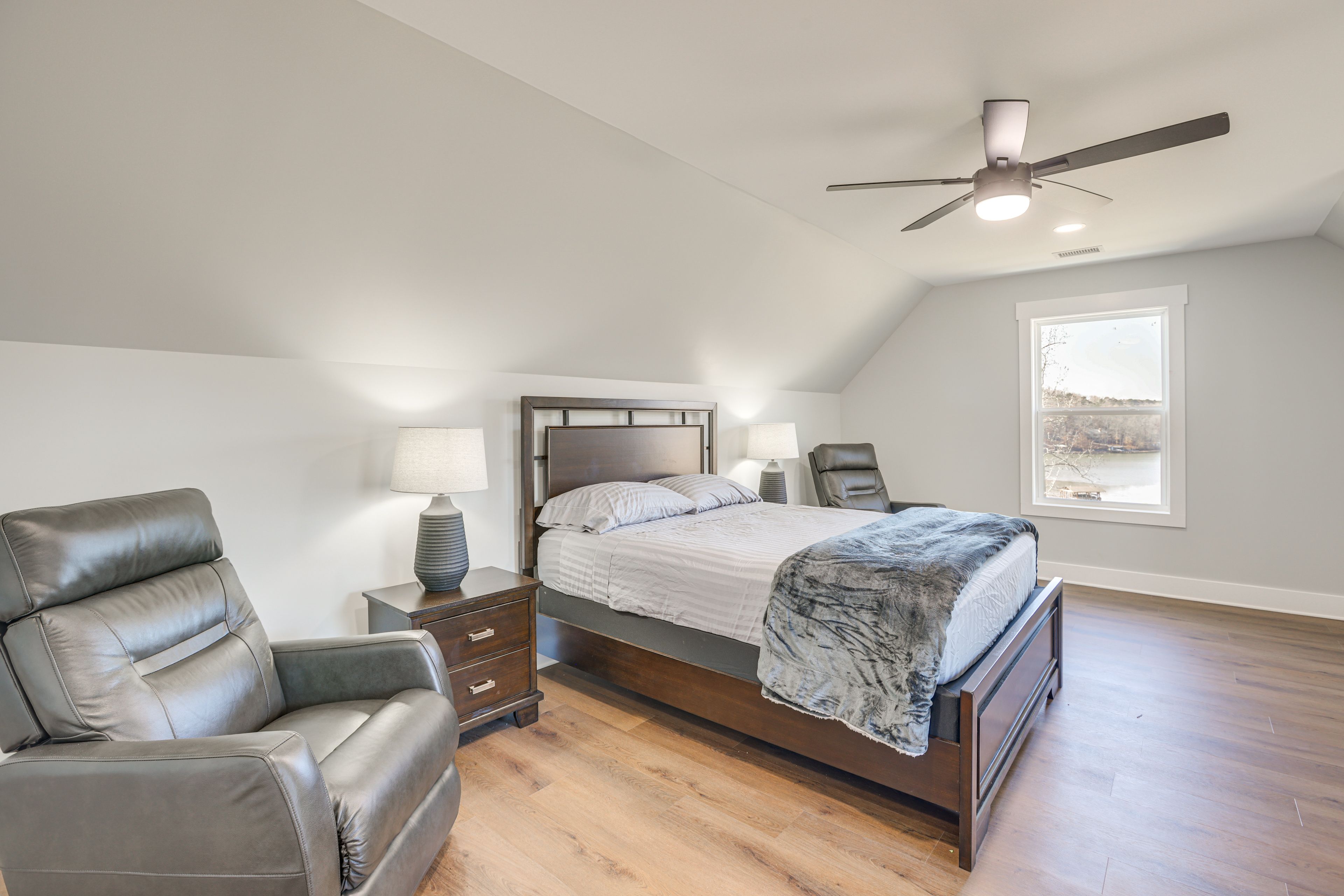 Bedroom 3 | Queen Bed | 2nd Floor