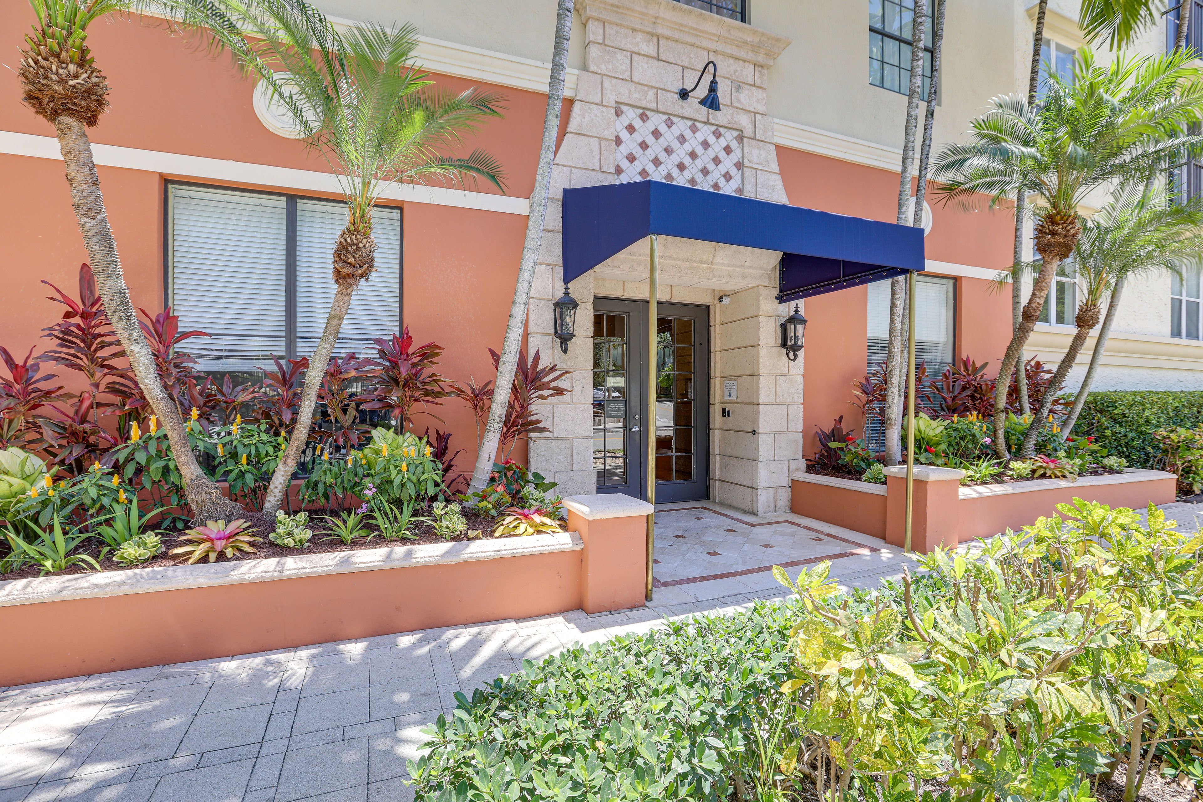 Condo Exterior | Private Entrance